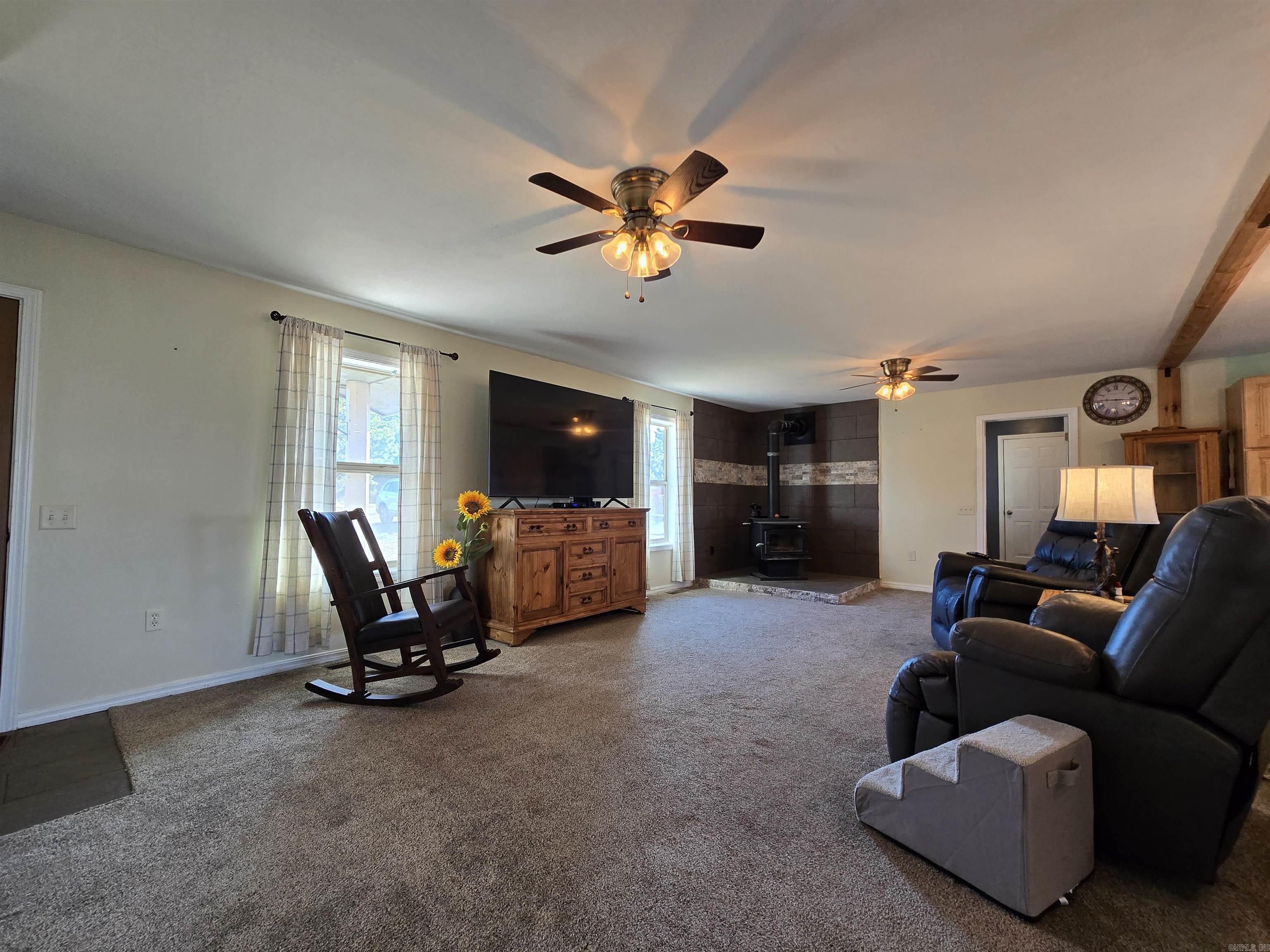 5776 HWY 14 N Yellville, AR 72687