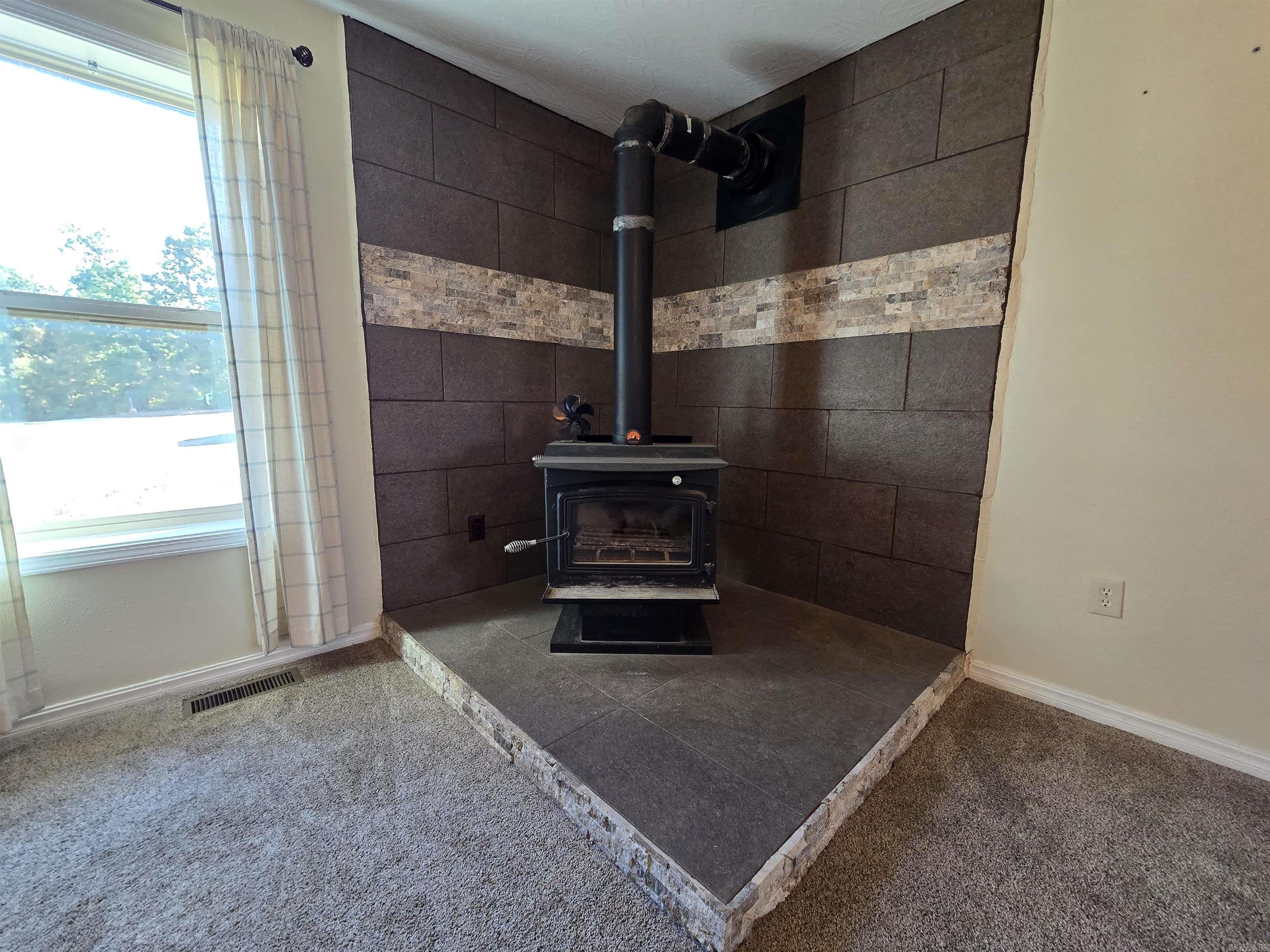 5776 HWY 14 N Yellville, AR 72687