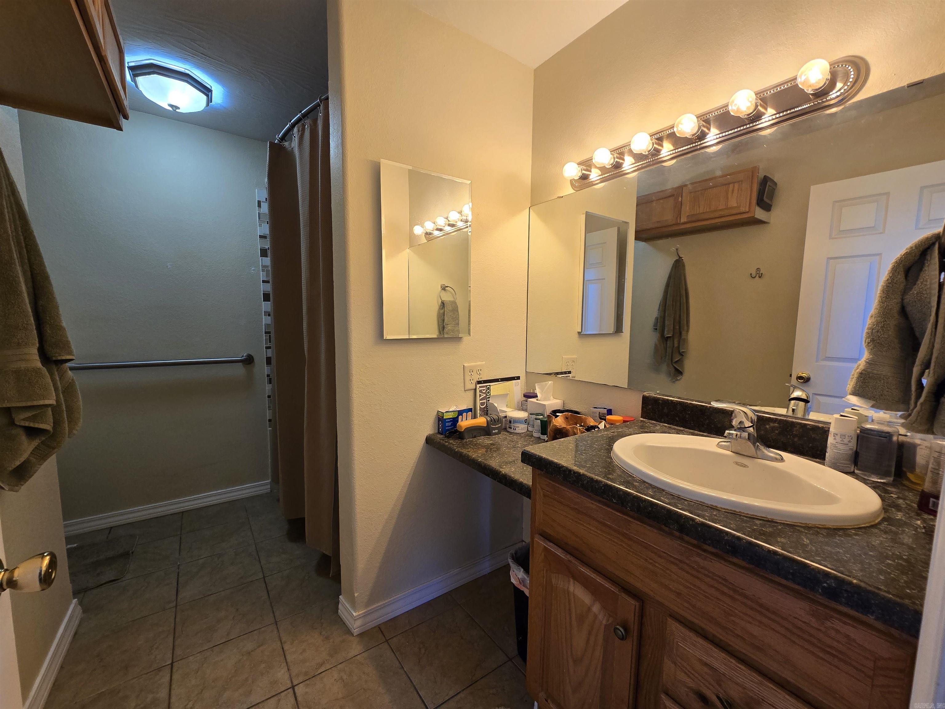 5776 HWY 14 N Yellville, AR 72687