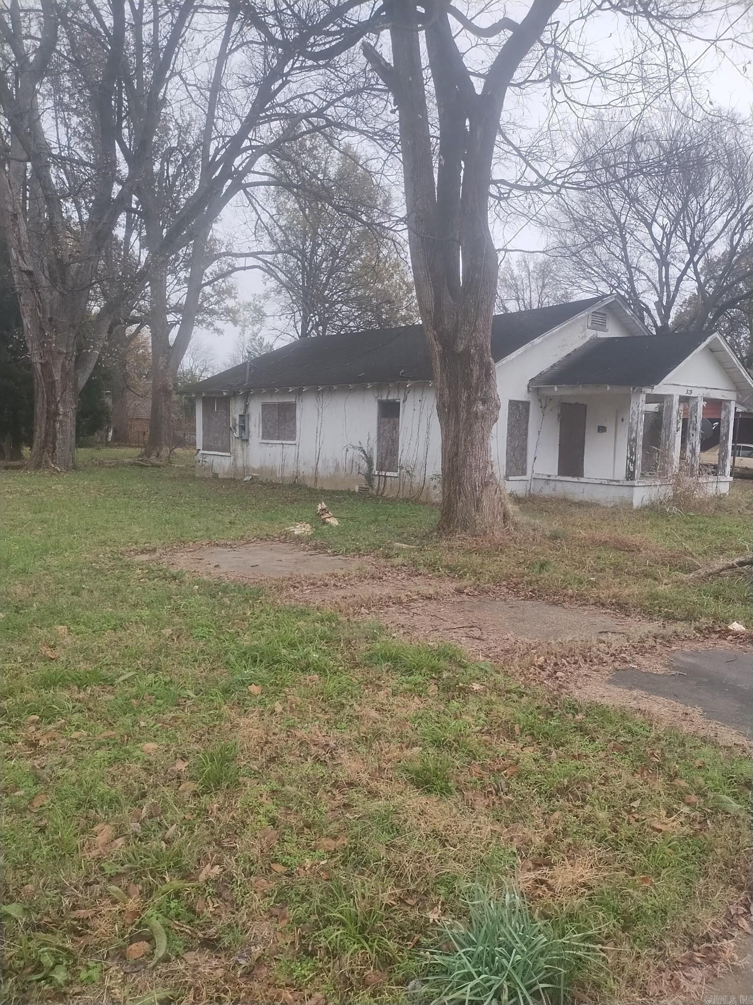 328 S Lake Street Blytheville, AR 72315