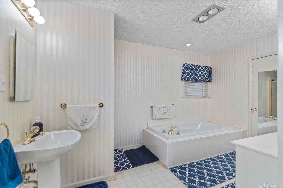 285 Pinewood  Malvern, AR