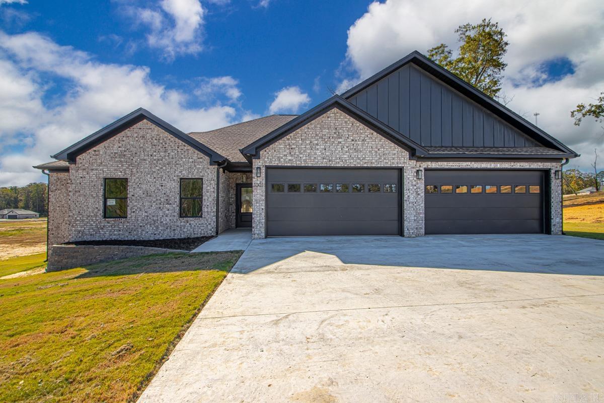1001 Duke Drive Bauxite, AR 72011