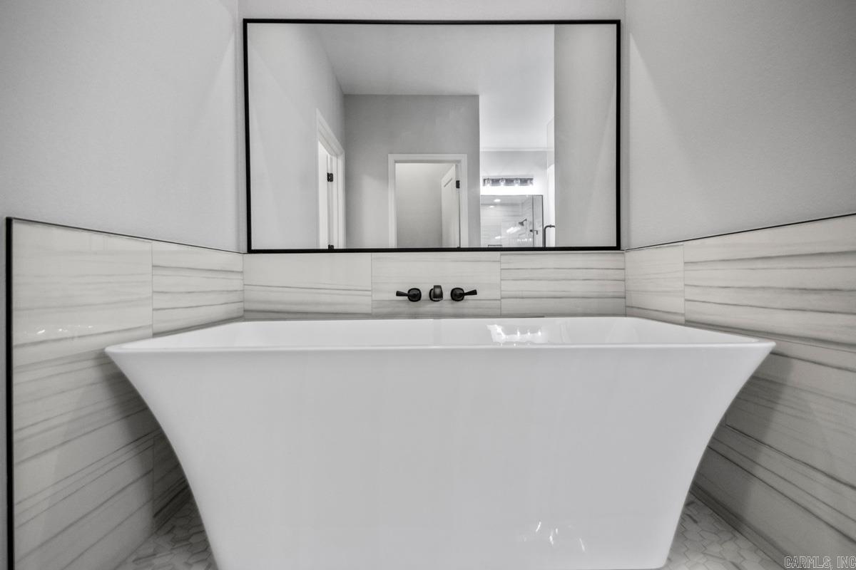 1001 Duke Drive Bauxite, AR 72011