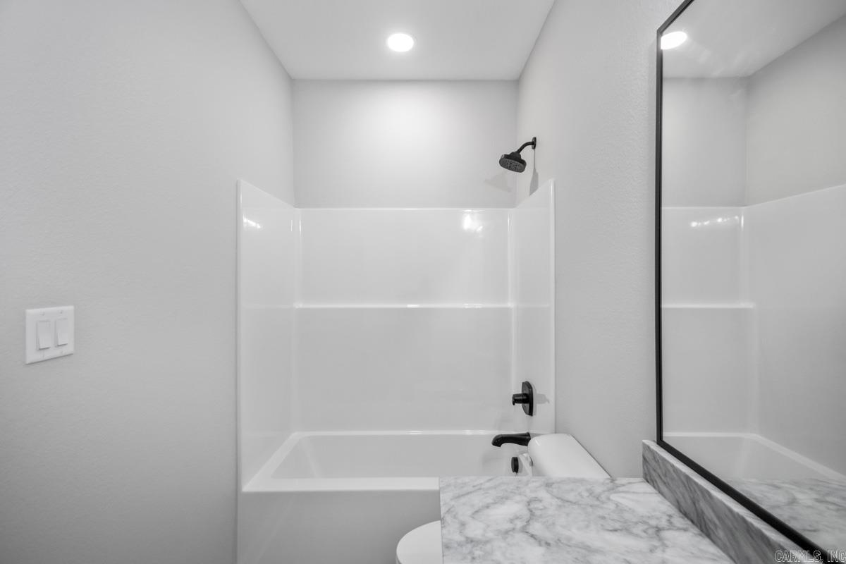 1001 Duke Drive Bauxite, AR 72011