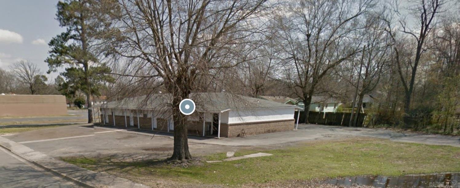 2202 W 10TH  Pine Bluff, AR