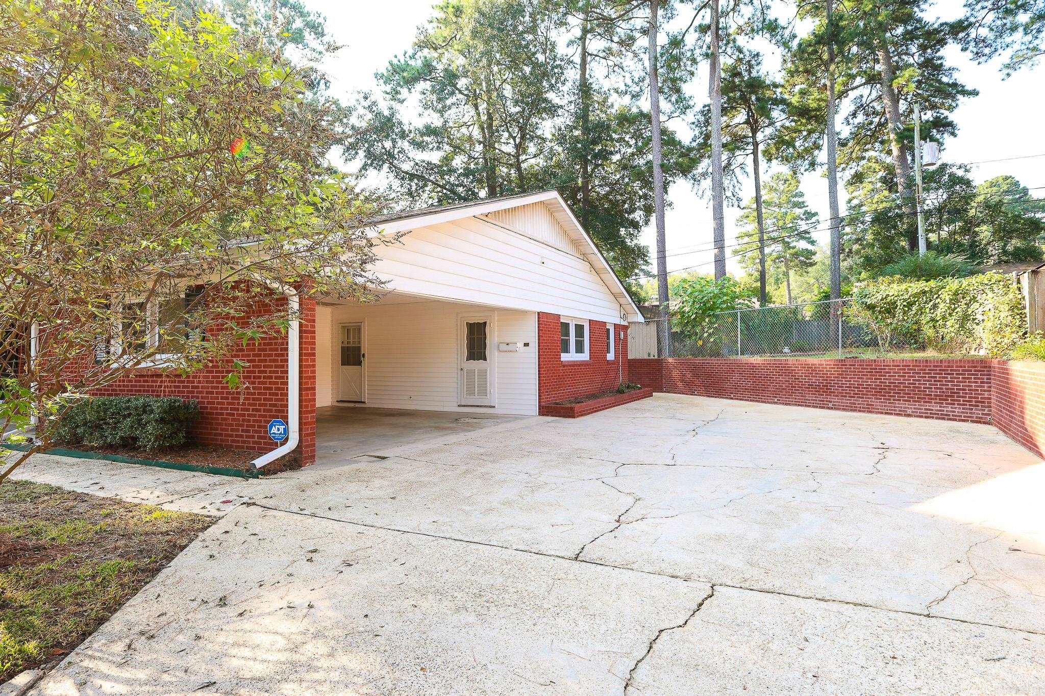 1401 W Cedar El Dorado, AR 71730