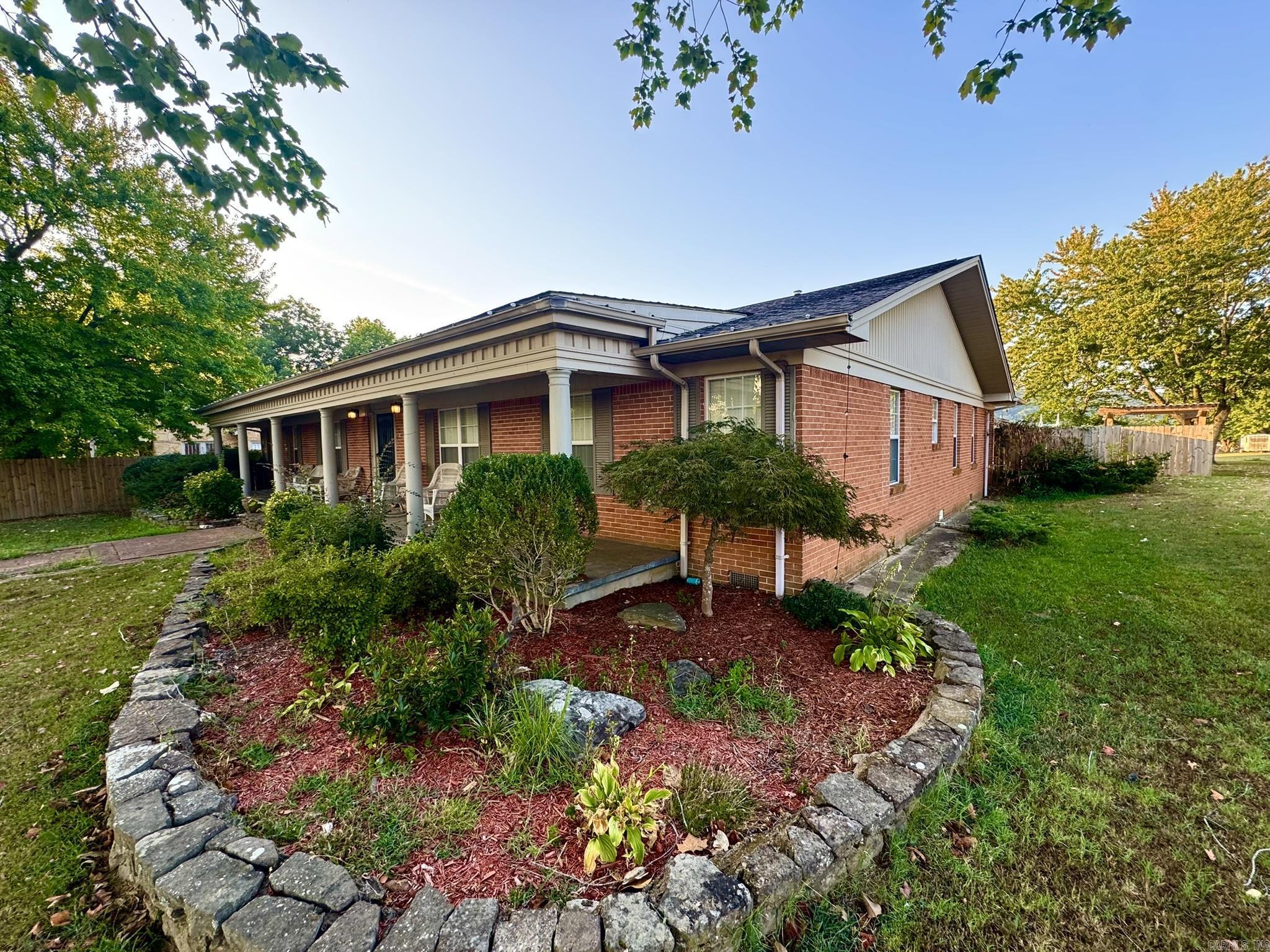 211 Service St  Mountain View, AR