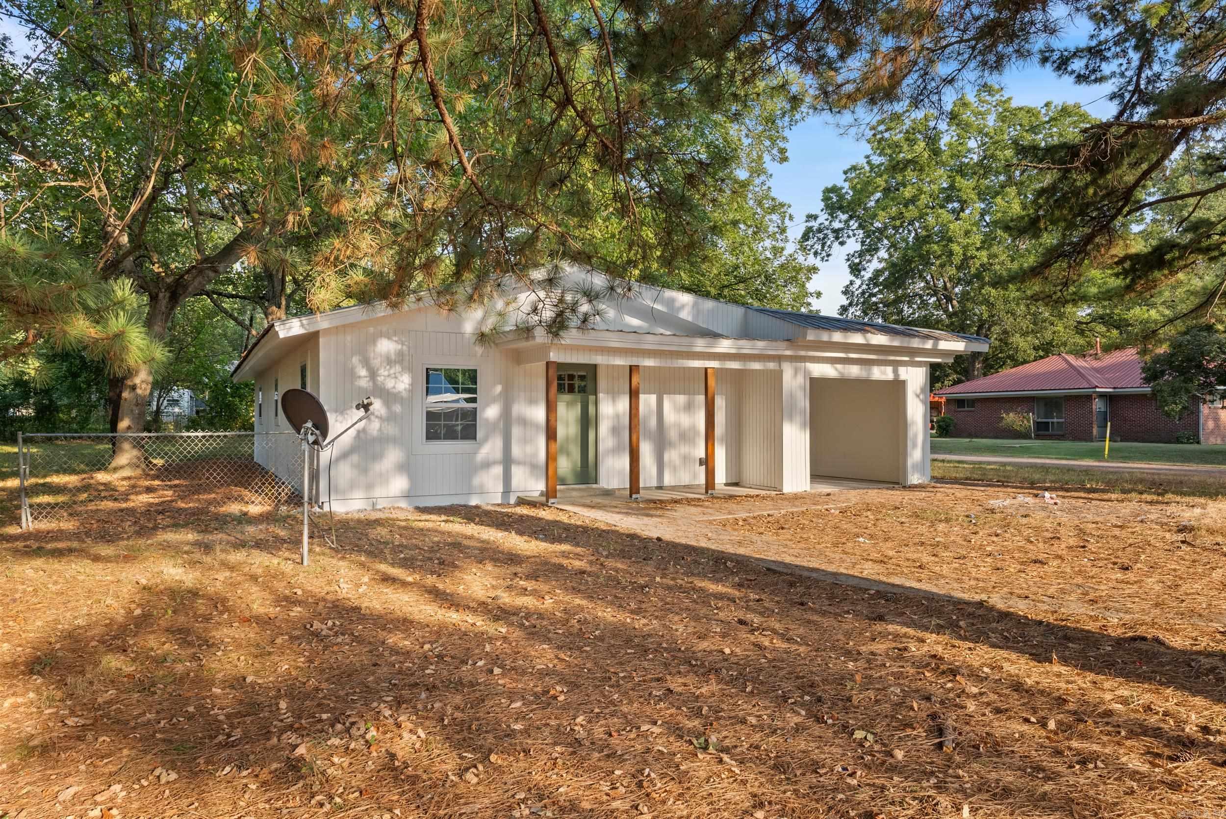 2412 Linwood  Newport, AR