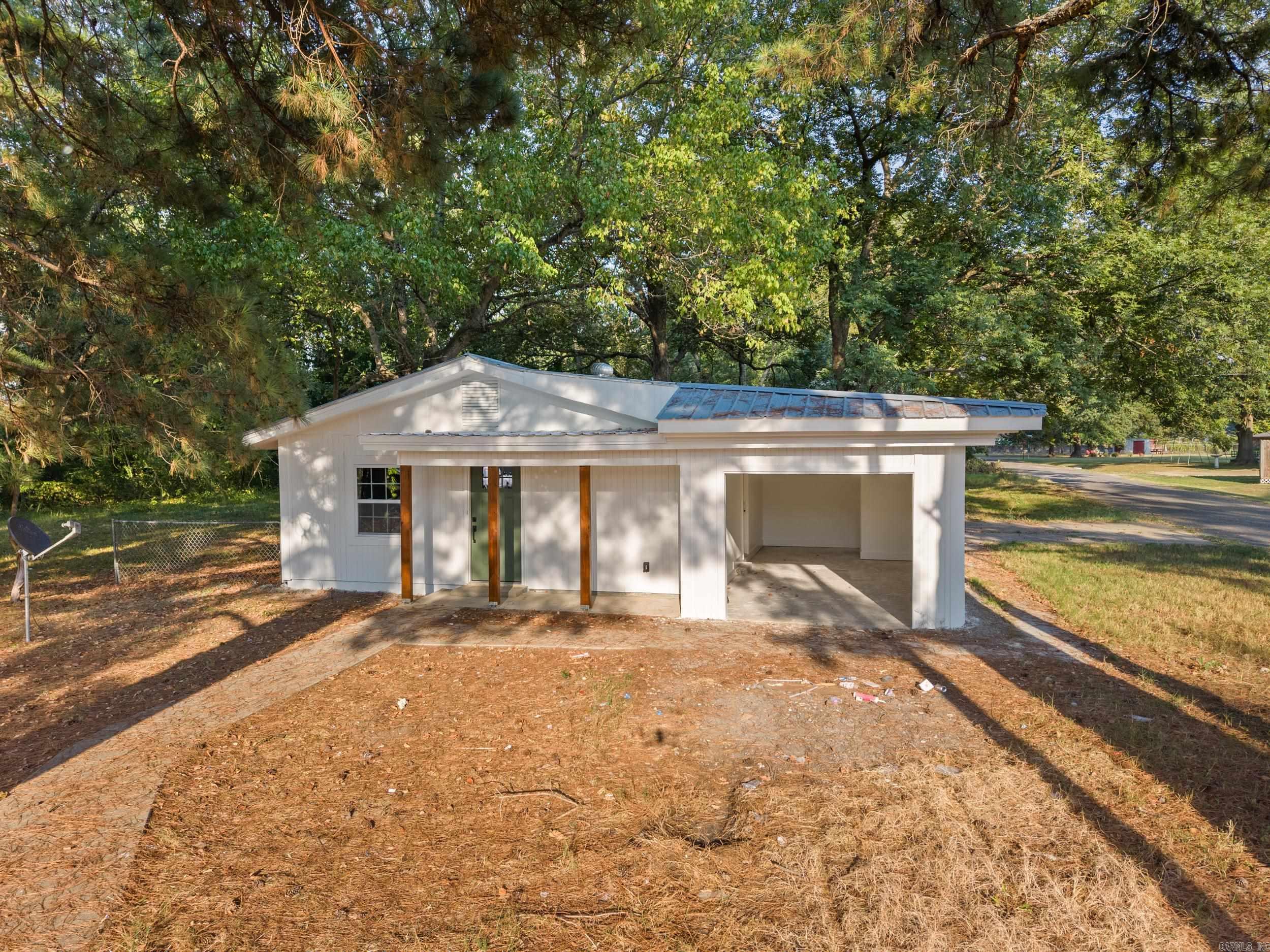 2412 Linwood  Newport, AR