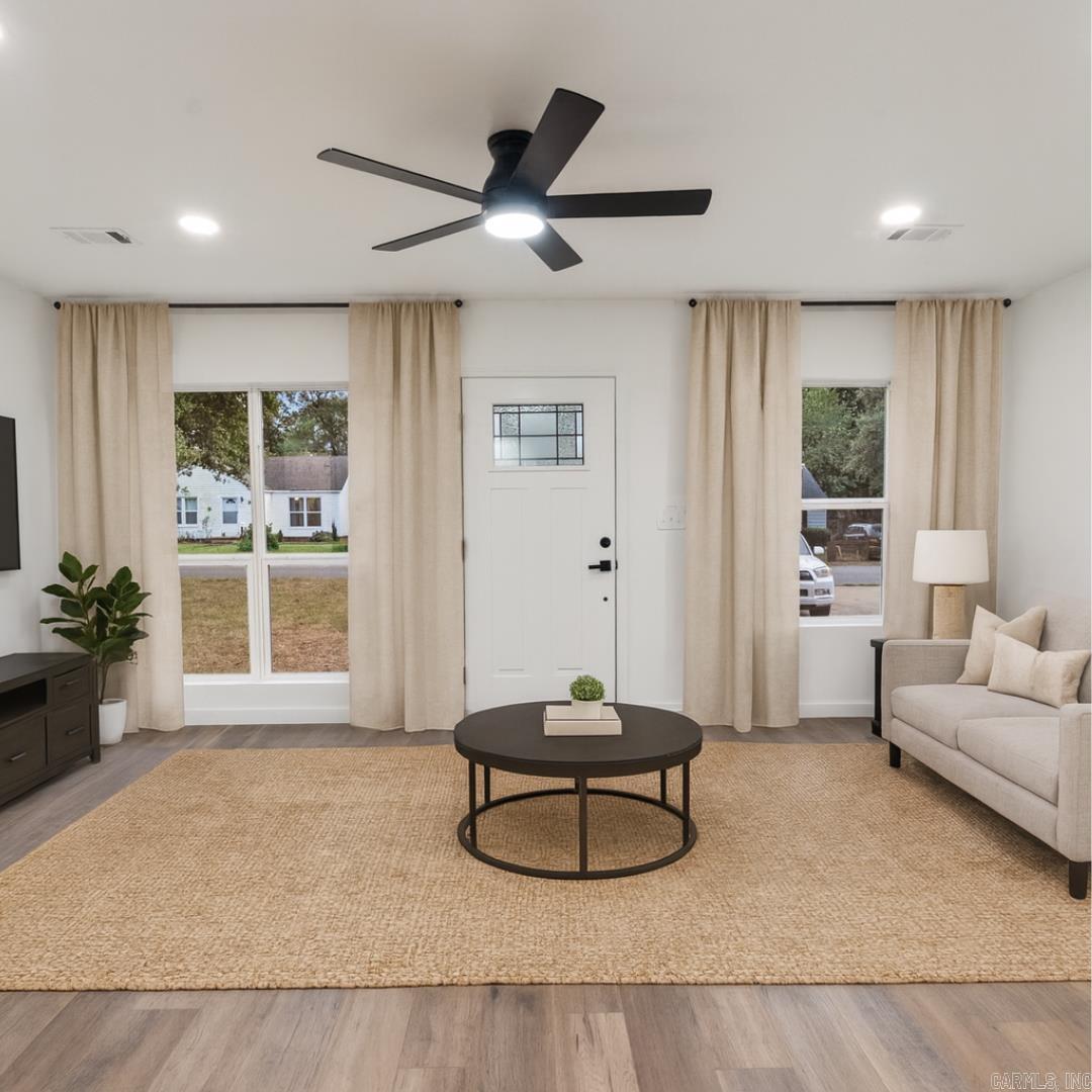 721 McLain  Newport, AR