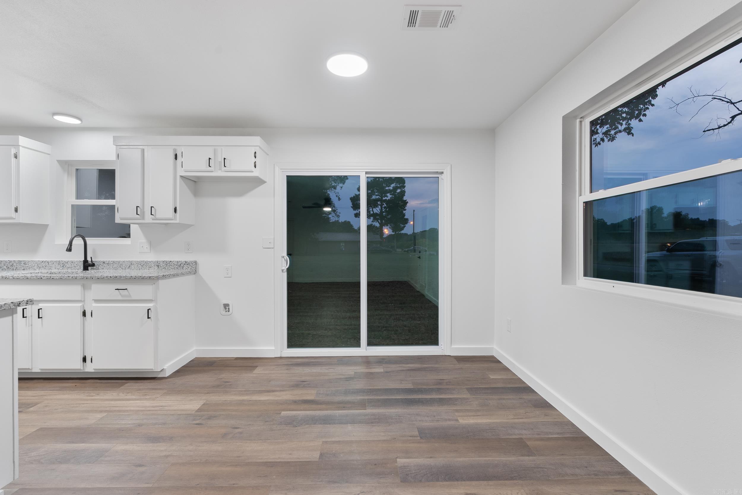 1016 Front  Newport, AR