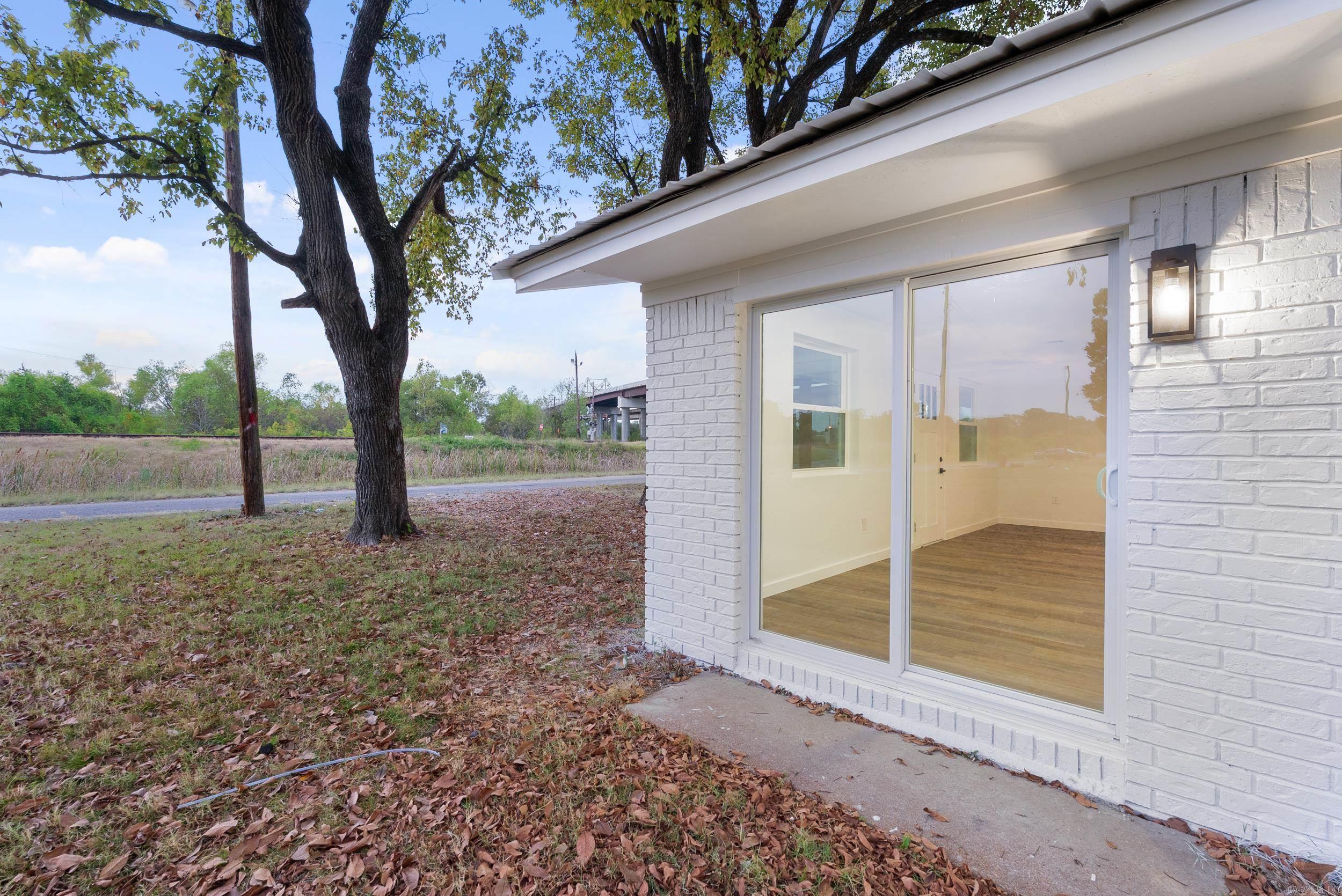 1016 Front  Newport, AR