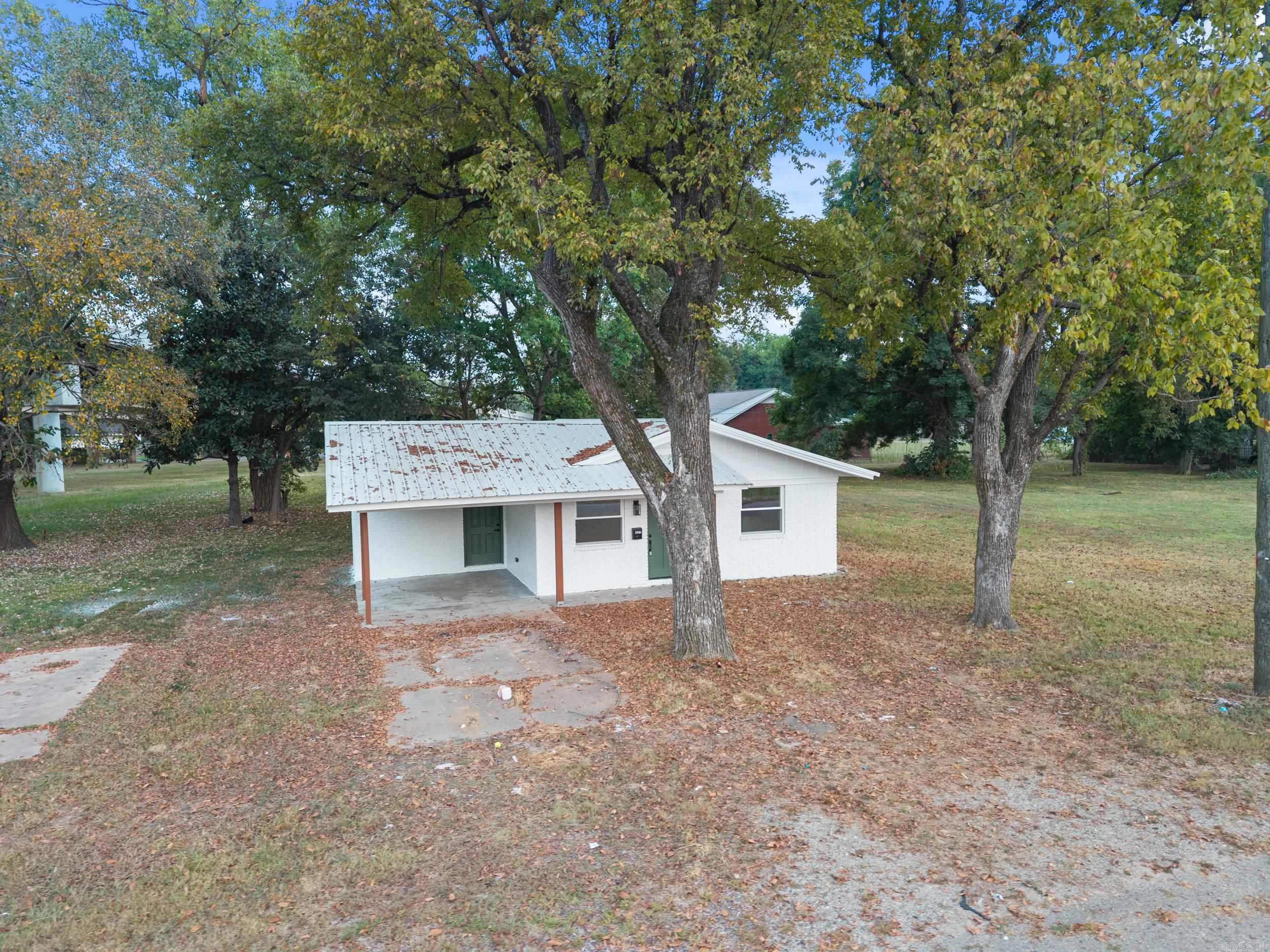1016 Front  Newport, AR