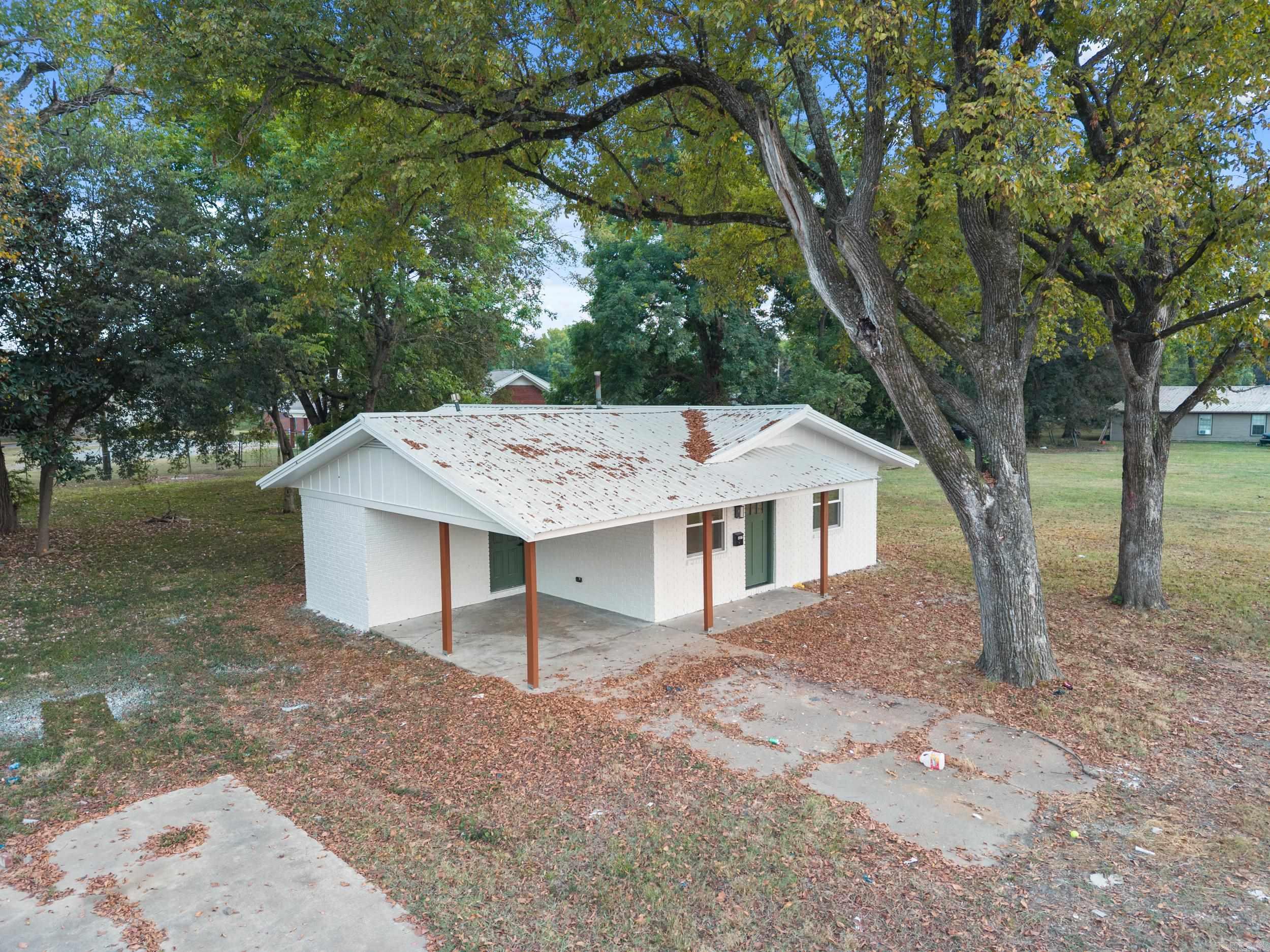 1016 Front  Newport, AR