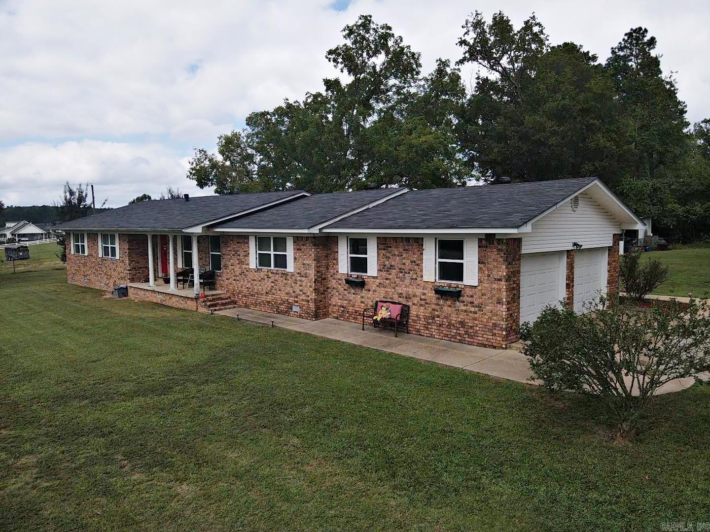 15582 84 Highway Bismarck, AR 71929