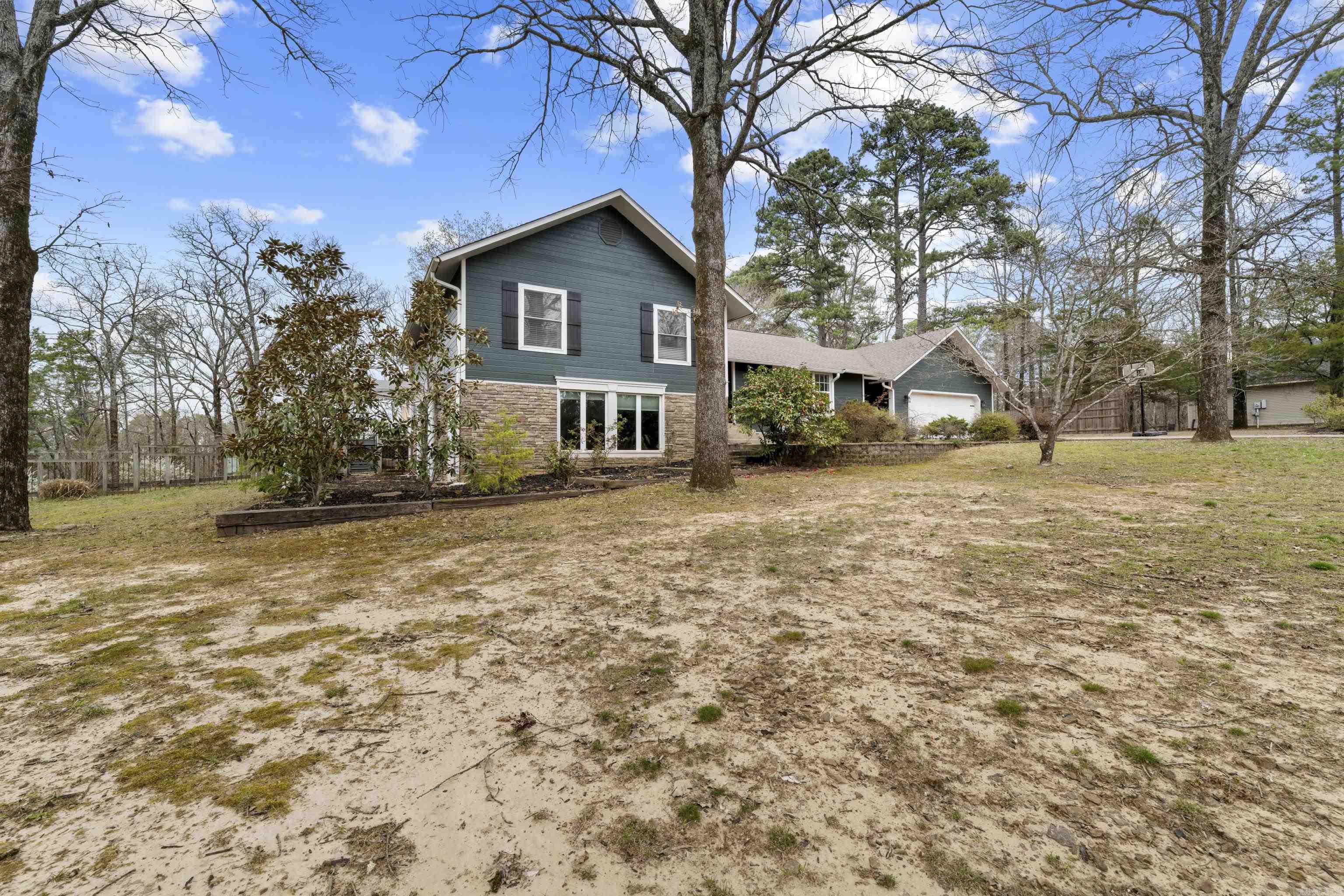 9 Robinwood Cove  Dr. Heber Springs, AR 72543