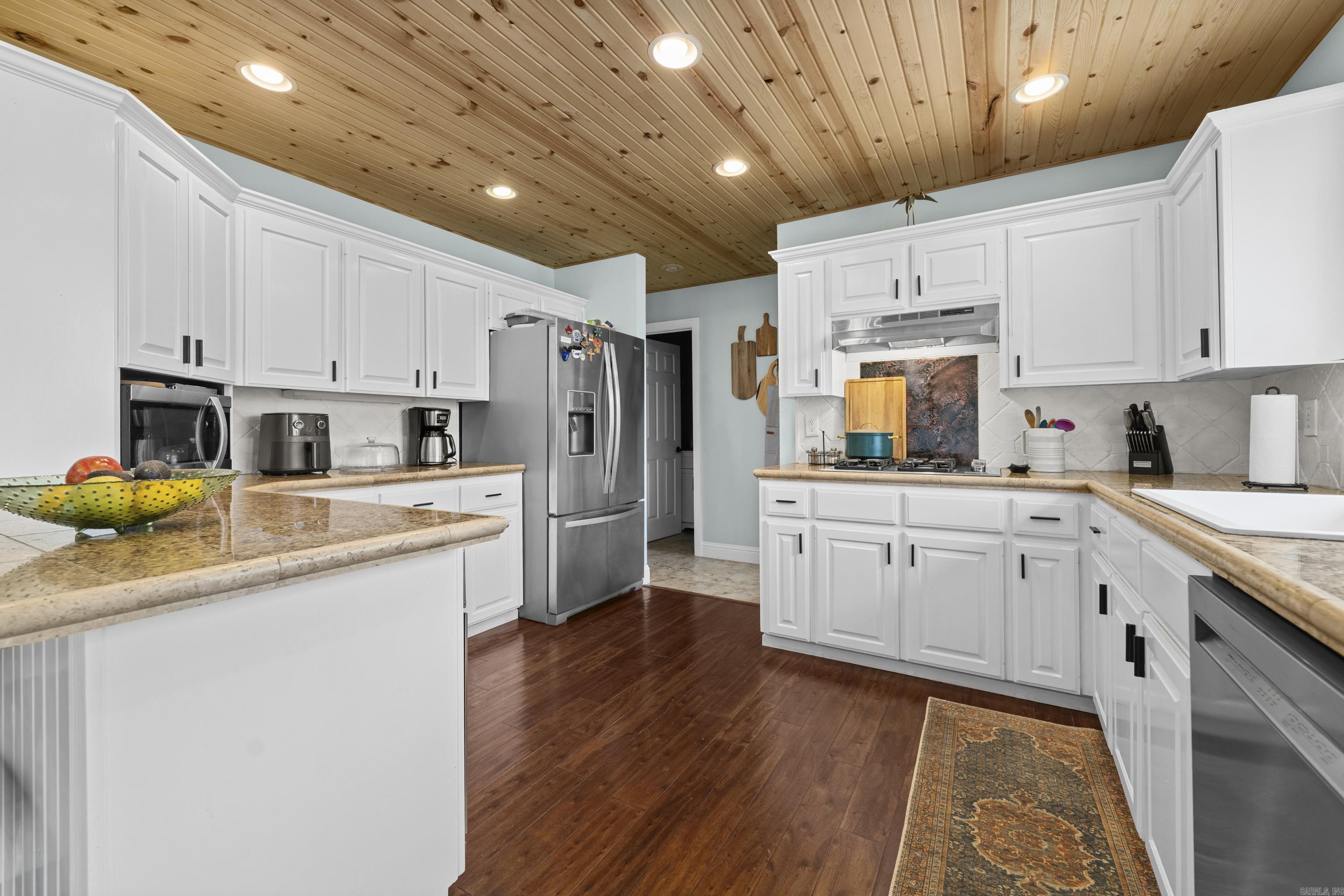 9 Robinwood Cove  Dr. Heber Springs, AR 72543