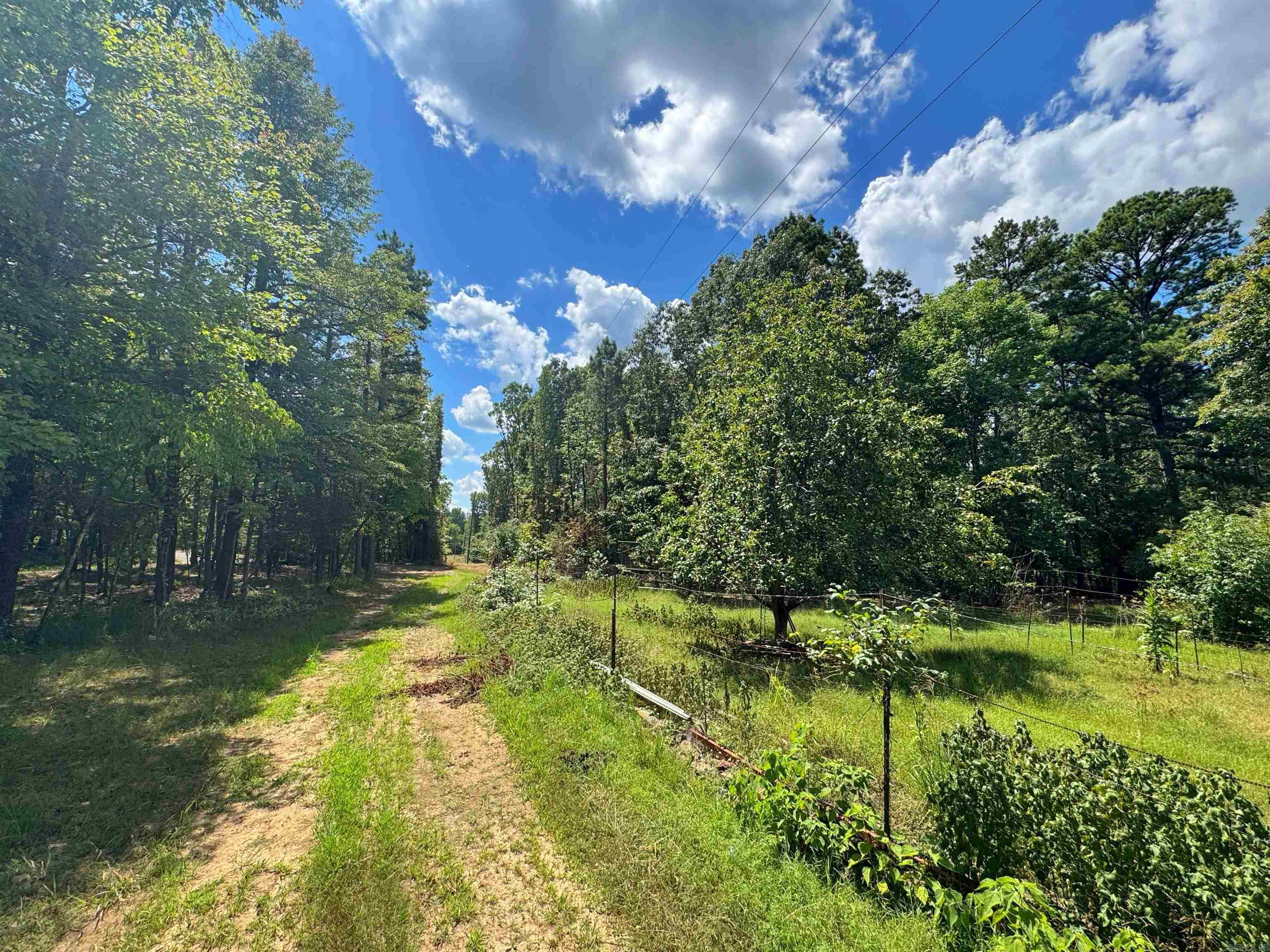 4004 Brock  Clinton, AR