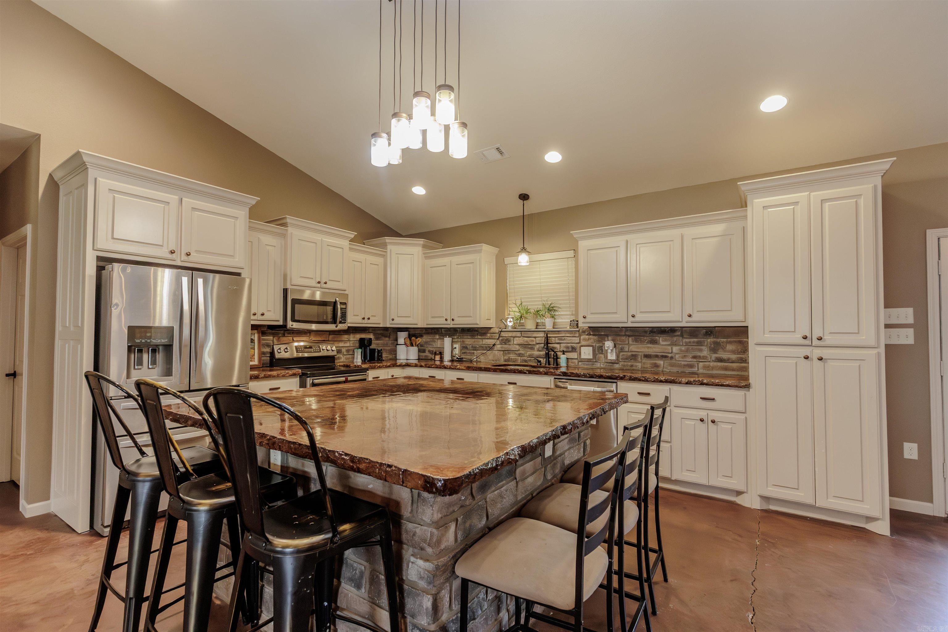 65 Wallace Bridge Road Perryville, AR 72126