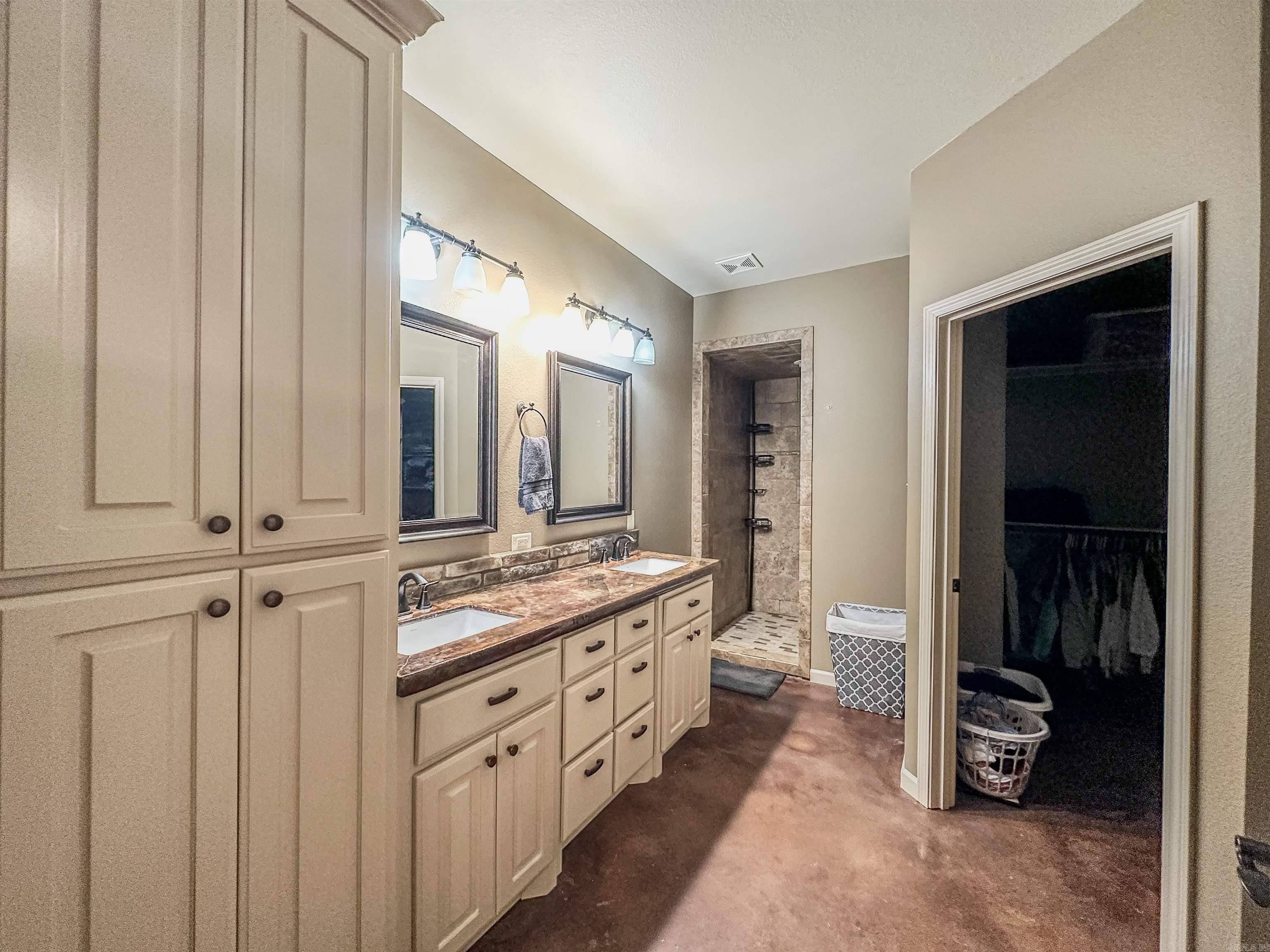 65 Wallace Bridge Road Perryville, AR 72126