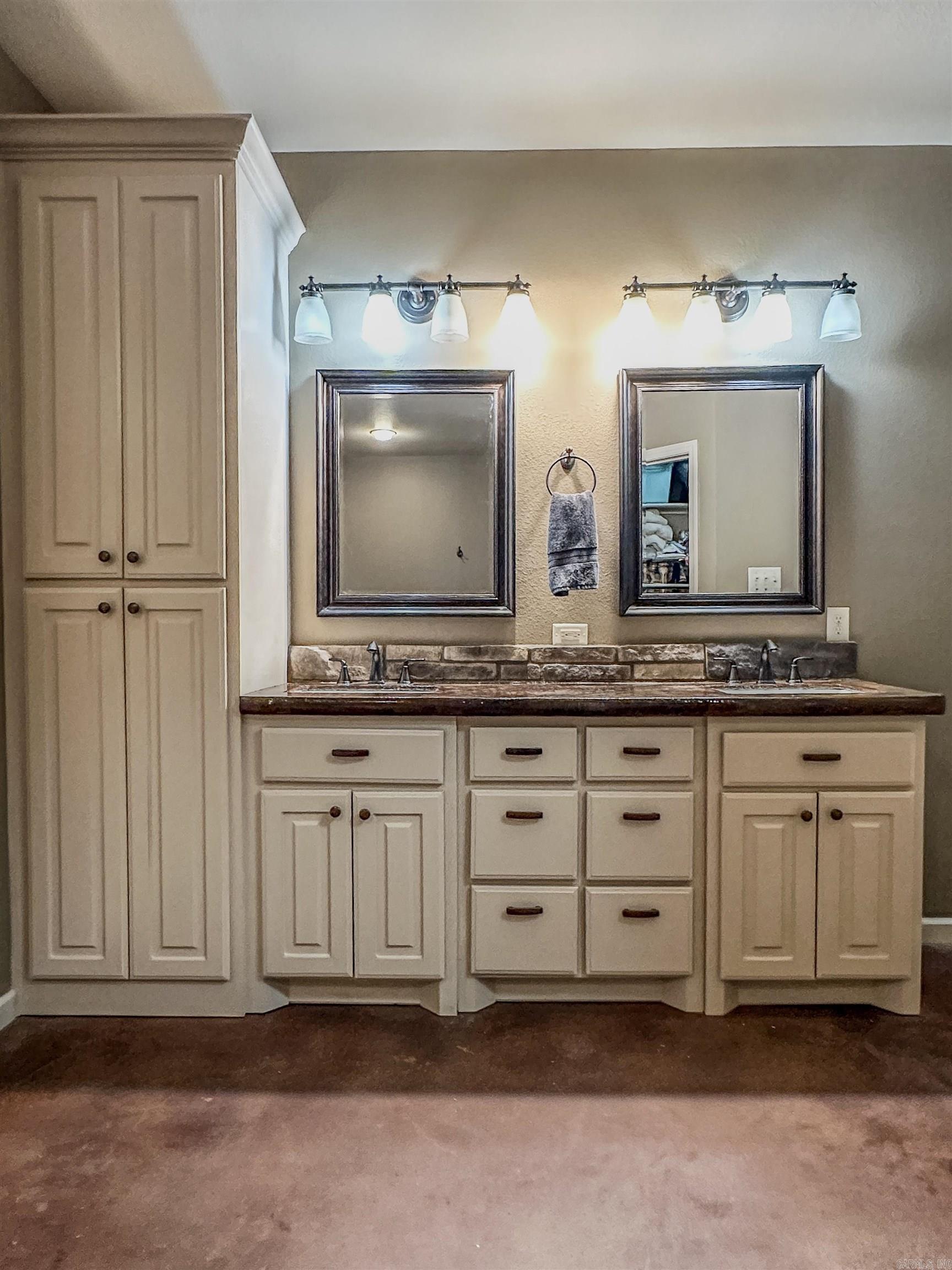 65 Wallace Bridge Road Perryville, AR 72126