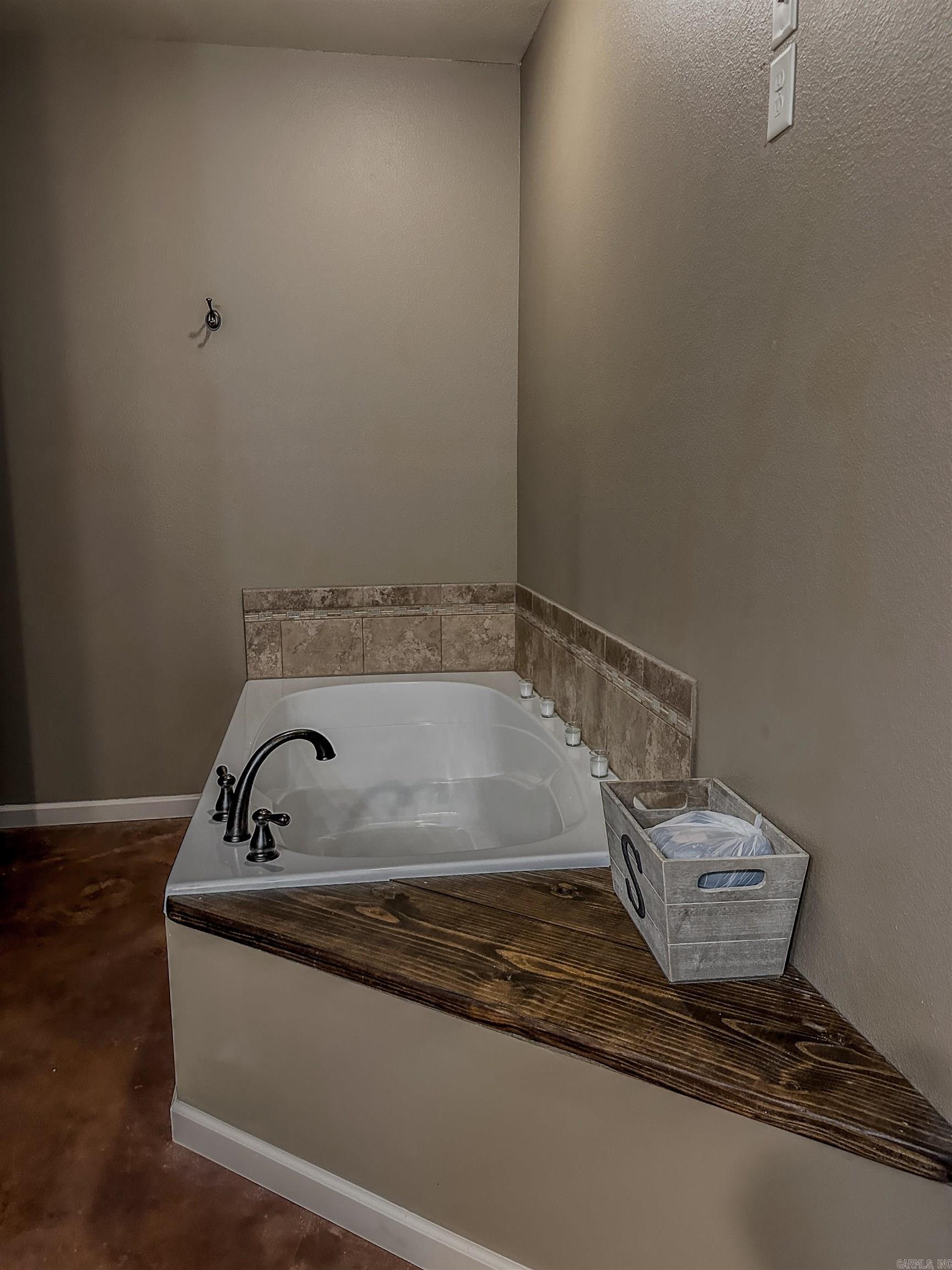 65 Wallace Bridge Road Perryville, AR 72126