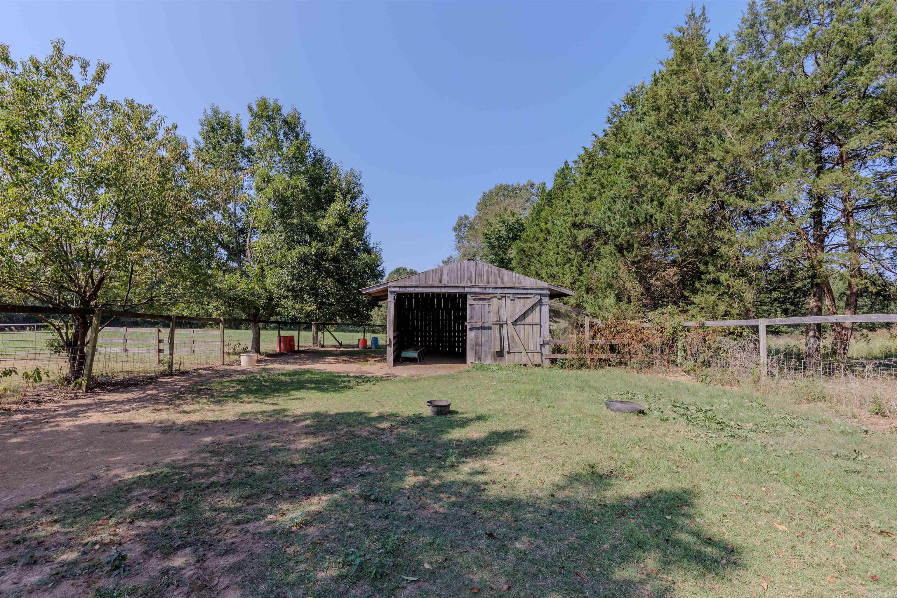 65 Wallace Bridge Road Perryville, AR 72126