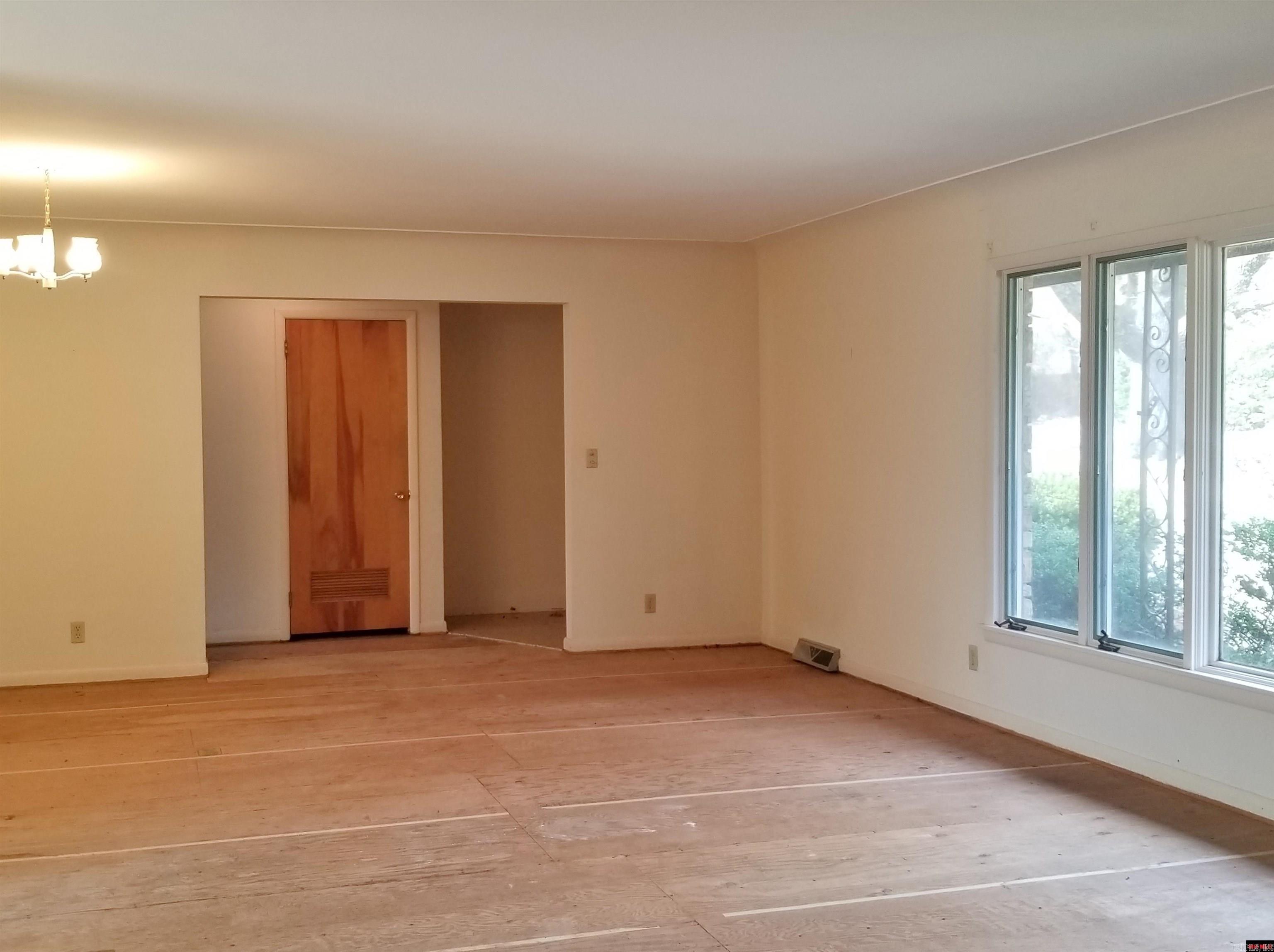 610 E 2nd  Mountain Home, AR