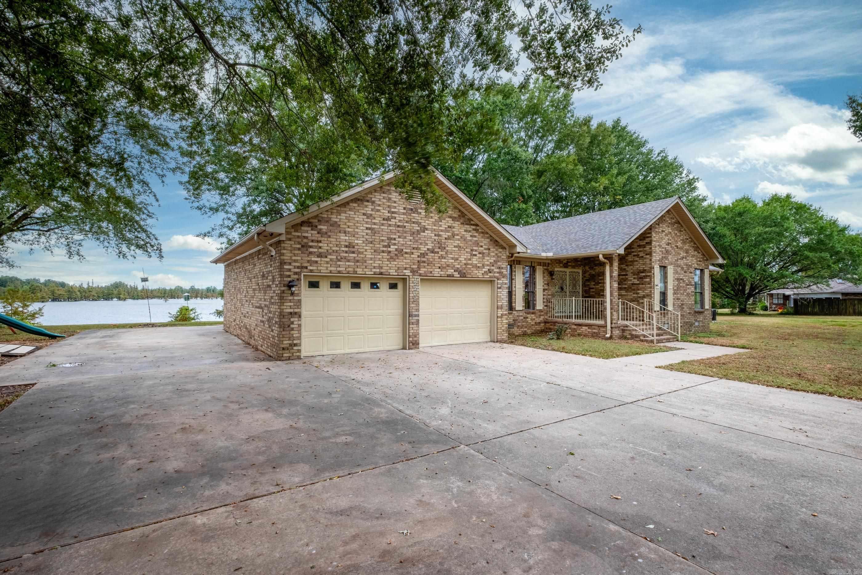 12208 Willow Beach Road — photo 3