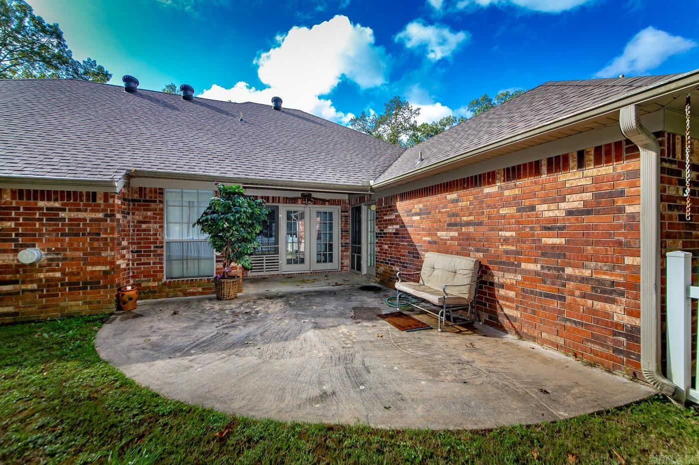 1560 Lawson Oaks Drive Little Rock, AR 72210