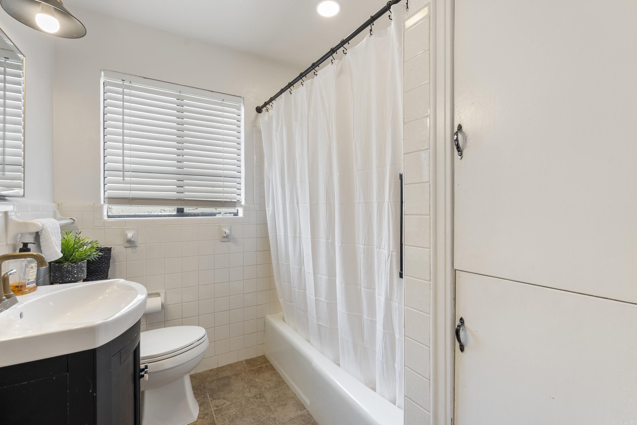 4508 Lakeview Road North Little Rock, AR 72116