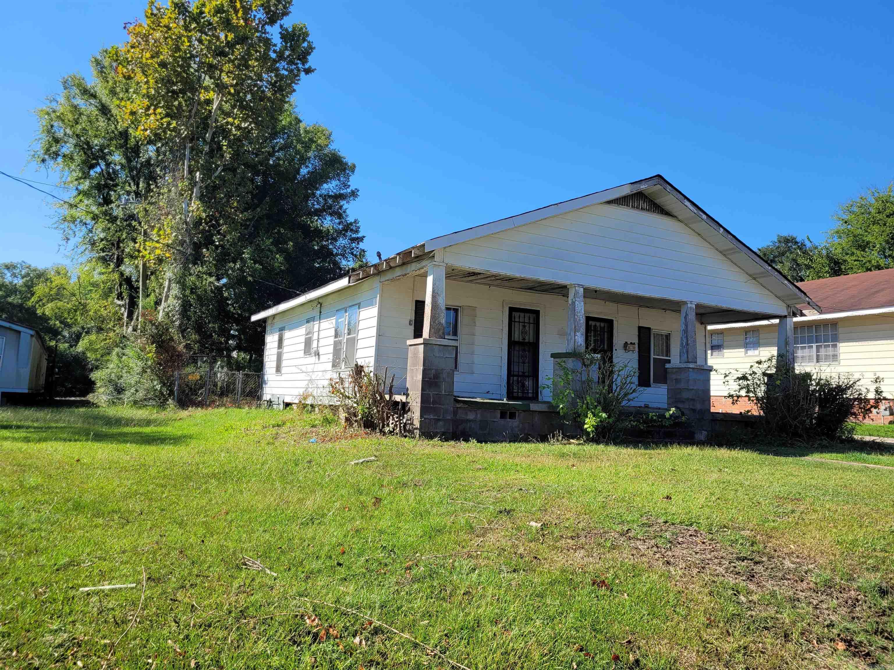 1009 E First  El Dorado, AR