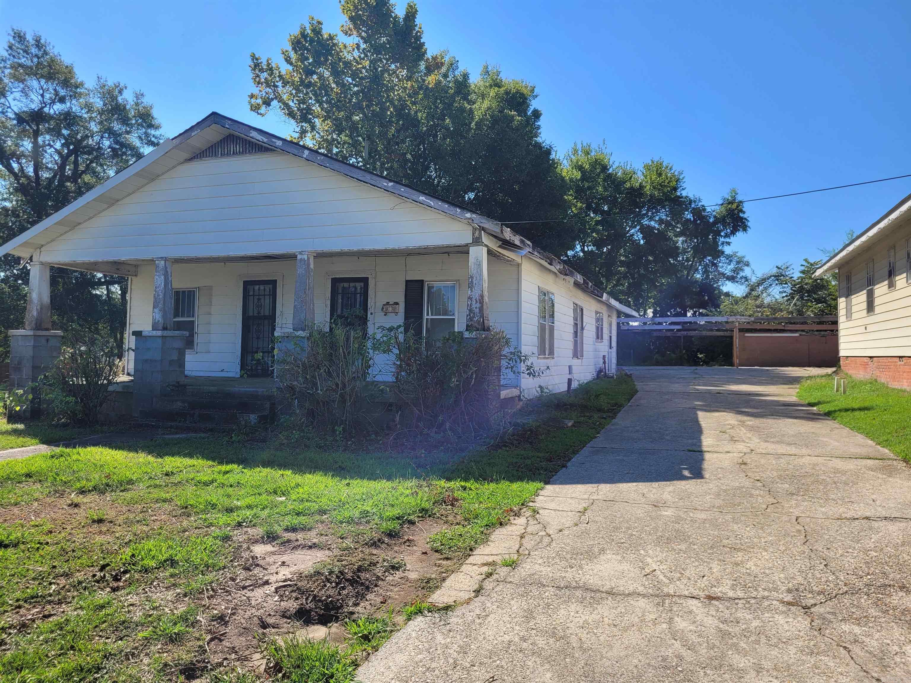 1009 E First  El Dorado, AR