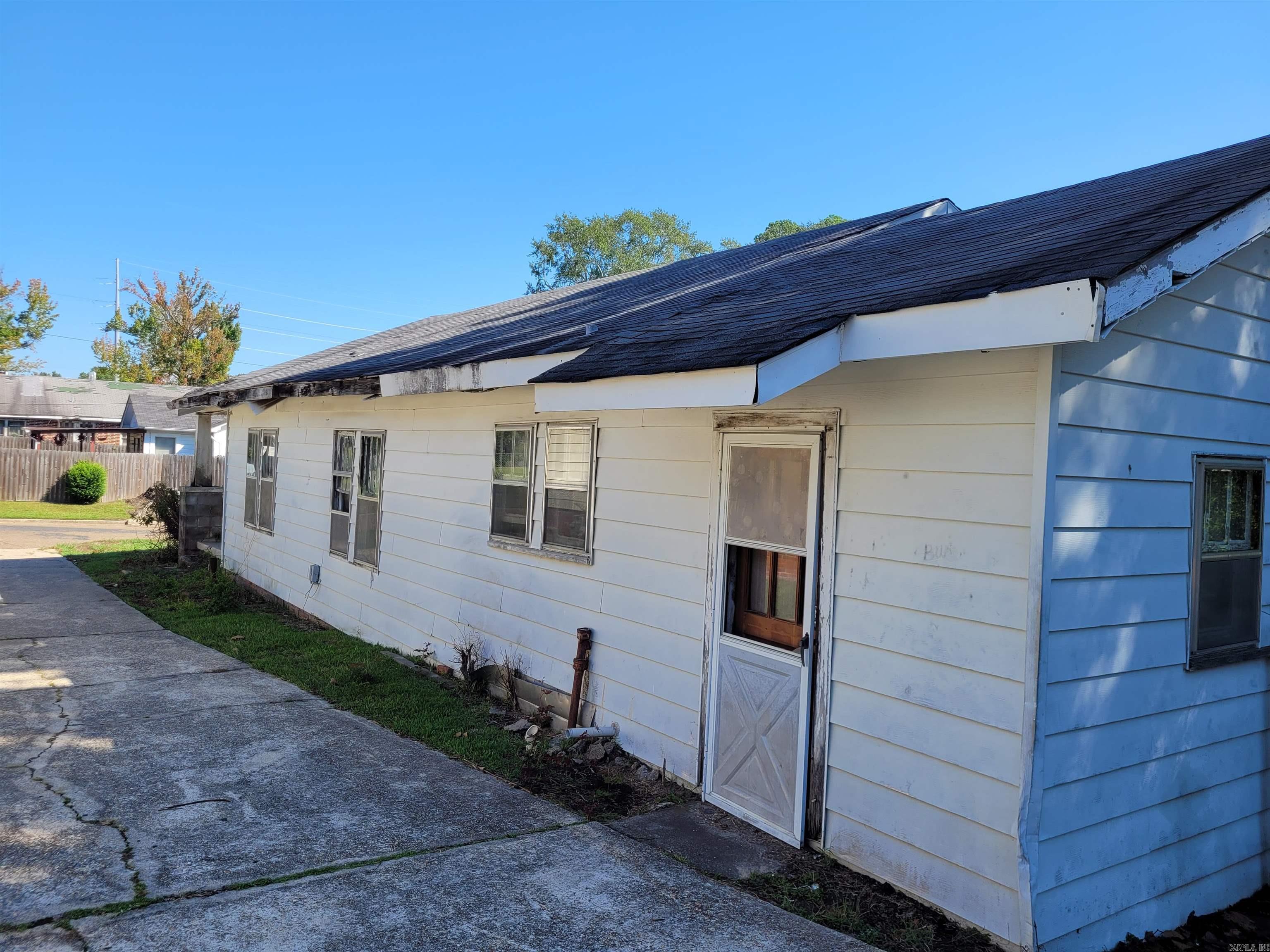 1009 E First  El Dorado, AR