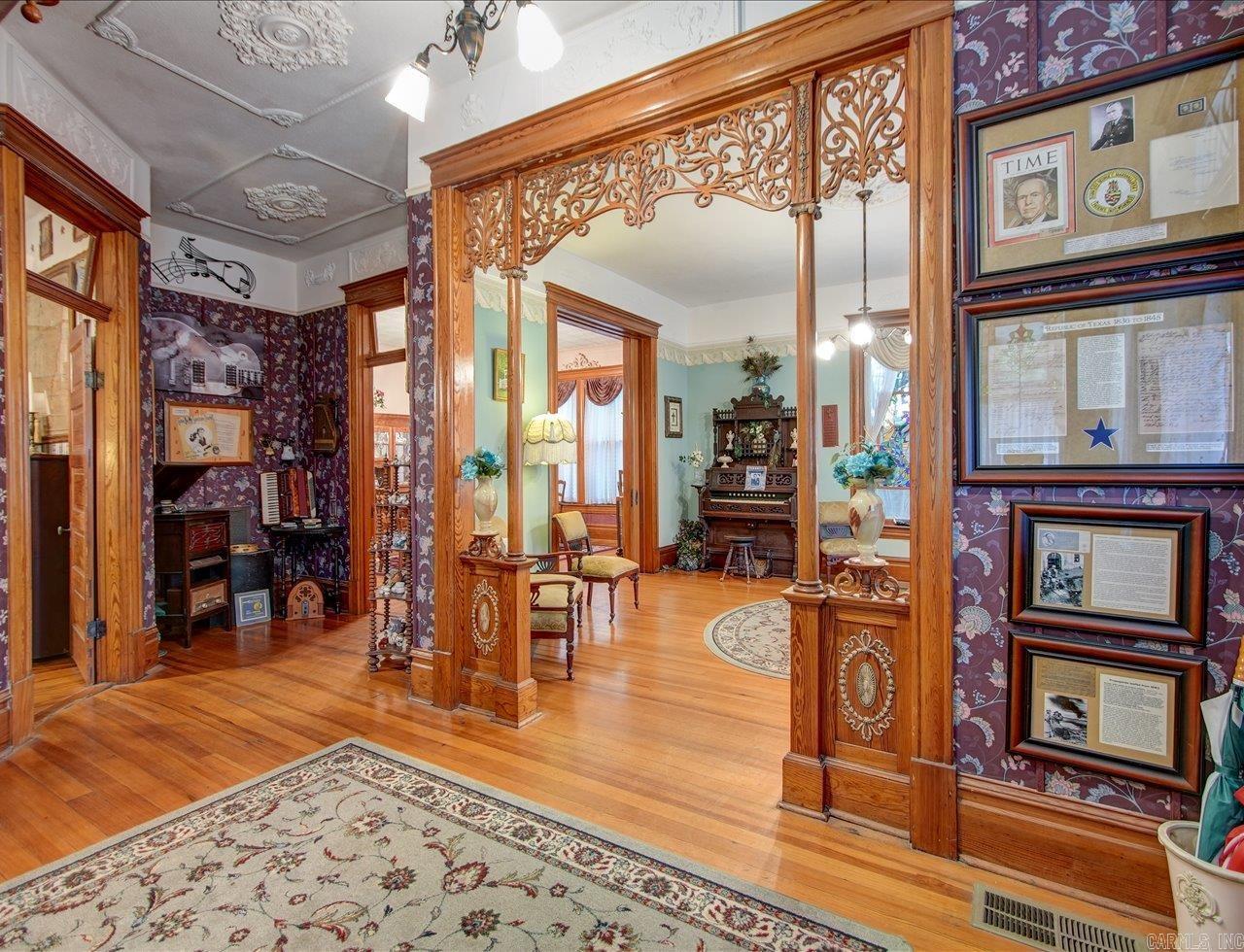 318 Quapaw  Hot Springs, AR