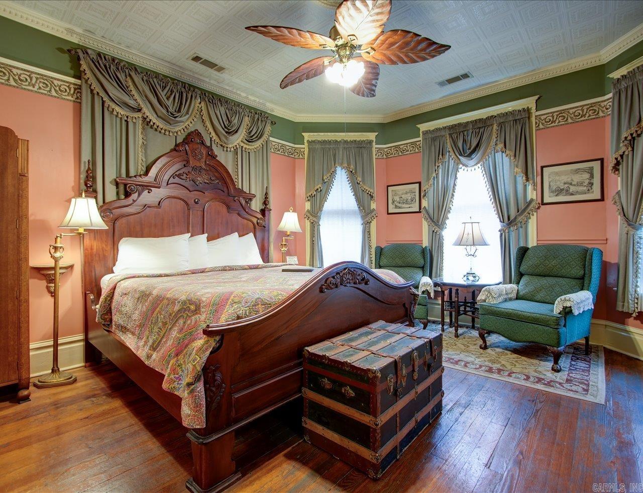 318 Quapaw  Hot Springs, AR