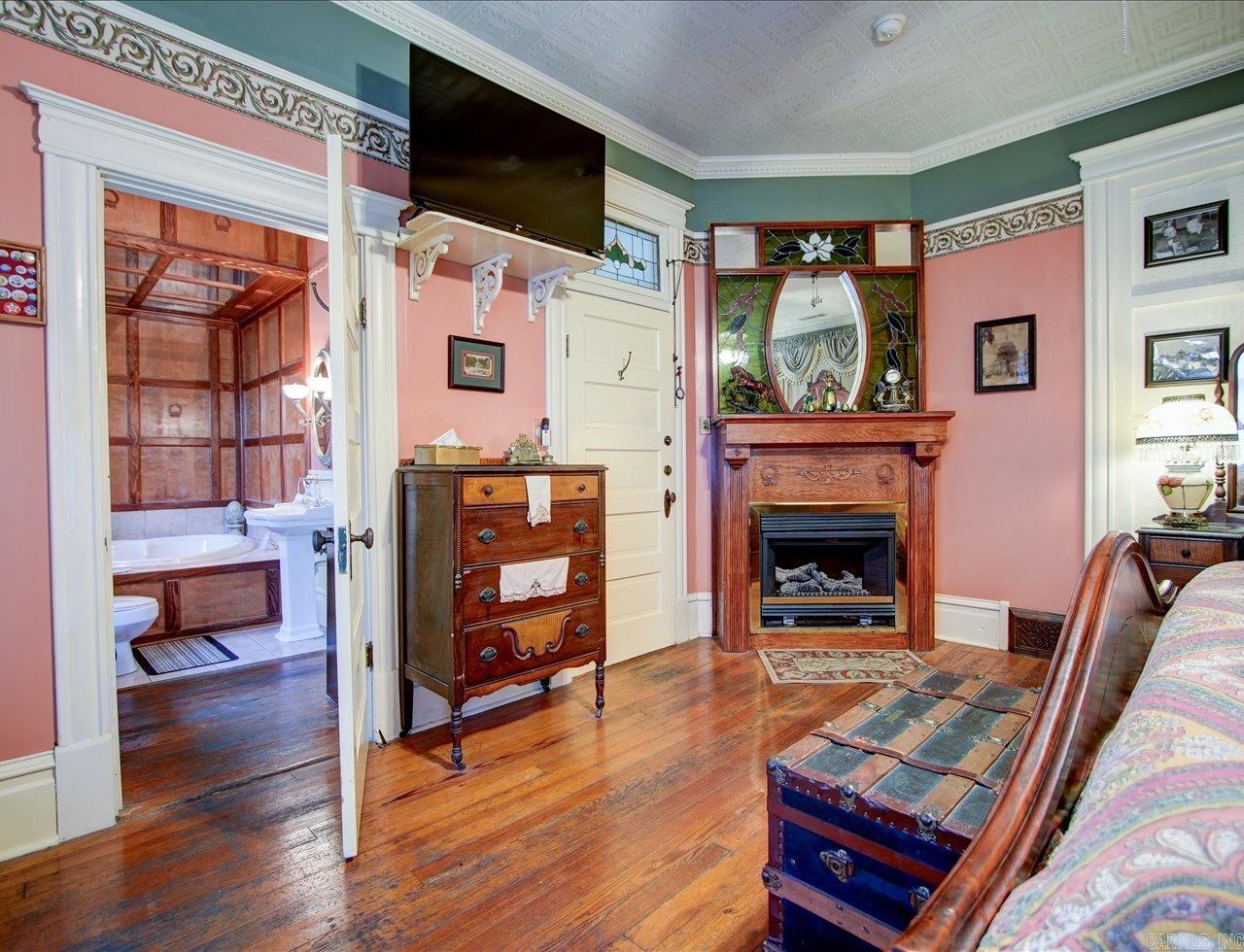 318 Quapaw  Hot Springs, AR