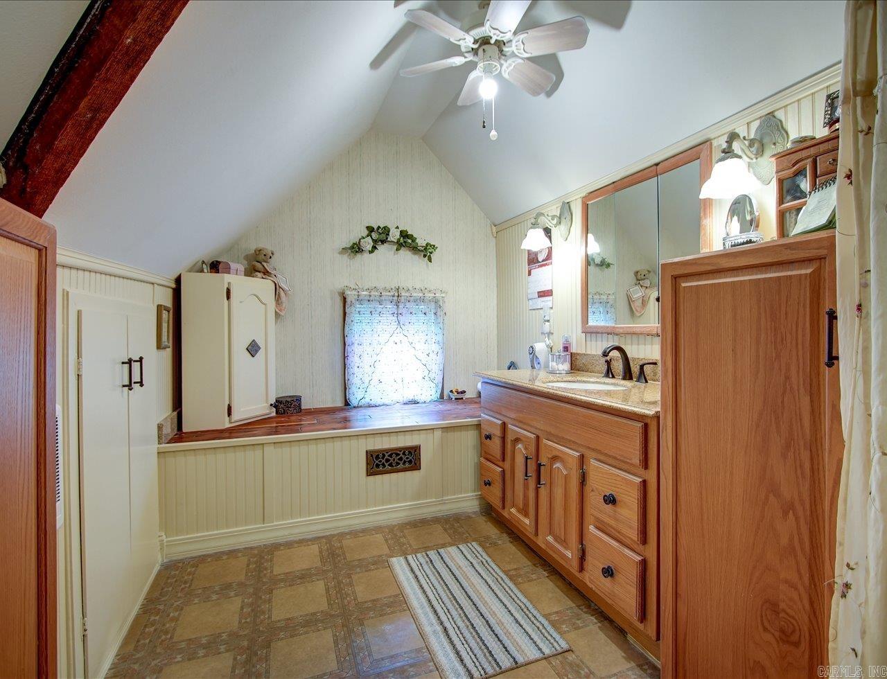 318 Quapaw  Hot Springs, AR