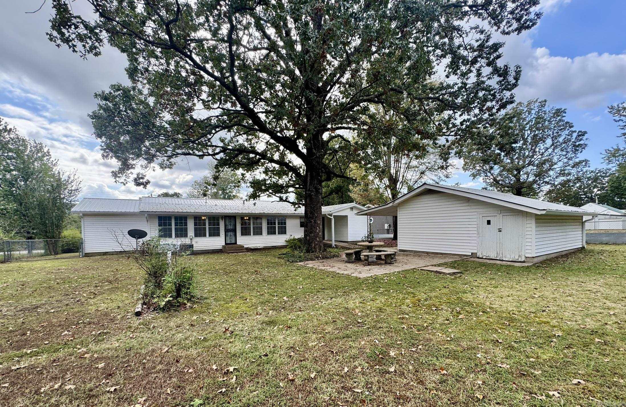 607 Clarence Street  Mountain View, AR