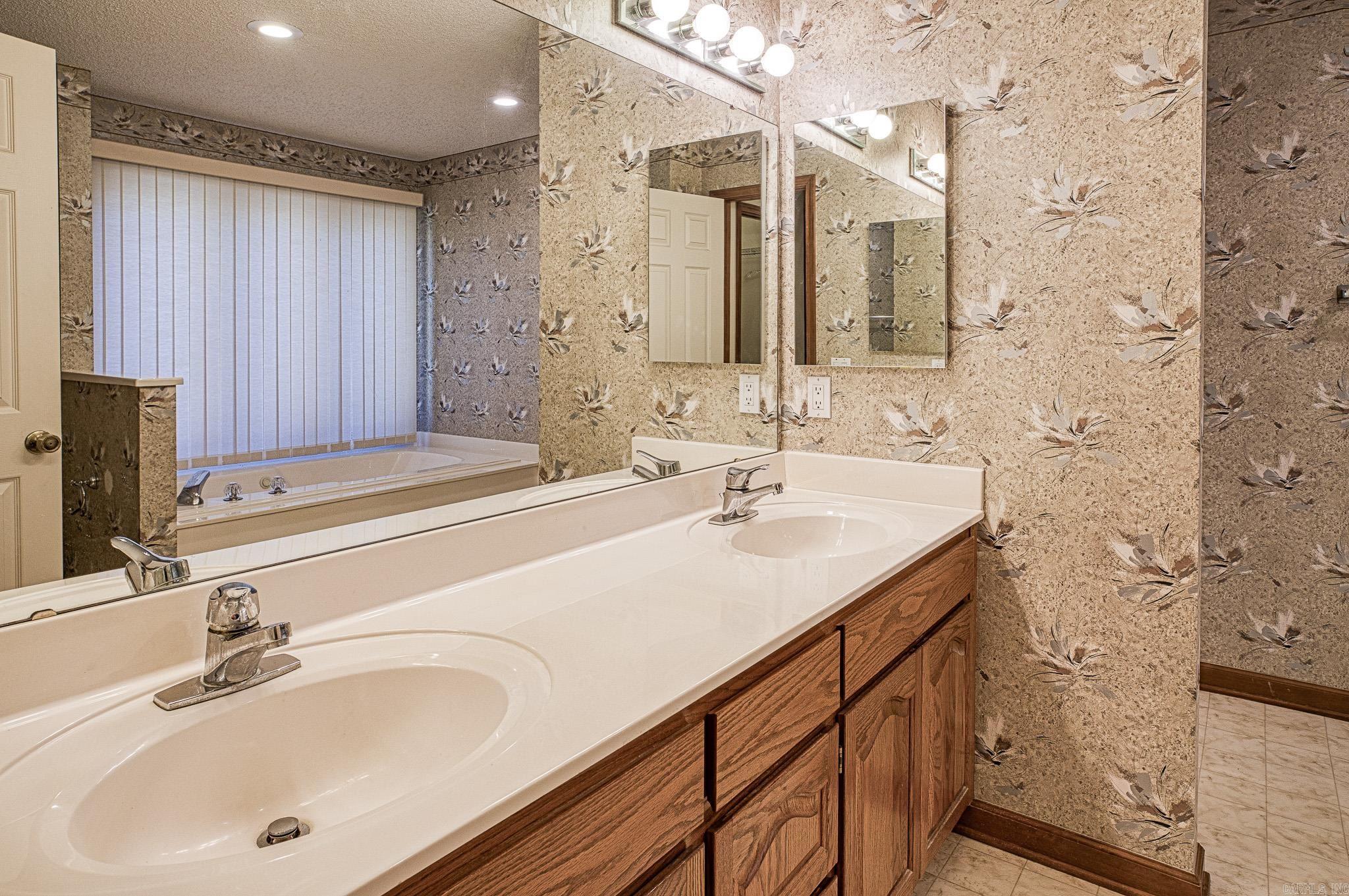 13 SOSEGADO PLACE Hot Springs Village, AR 71909-7782