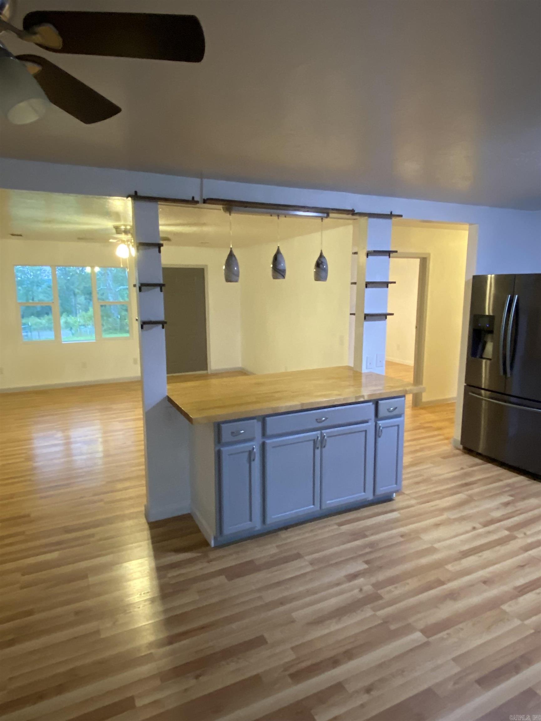 100 Wells  Amity, AR