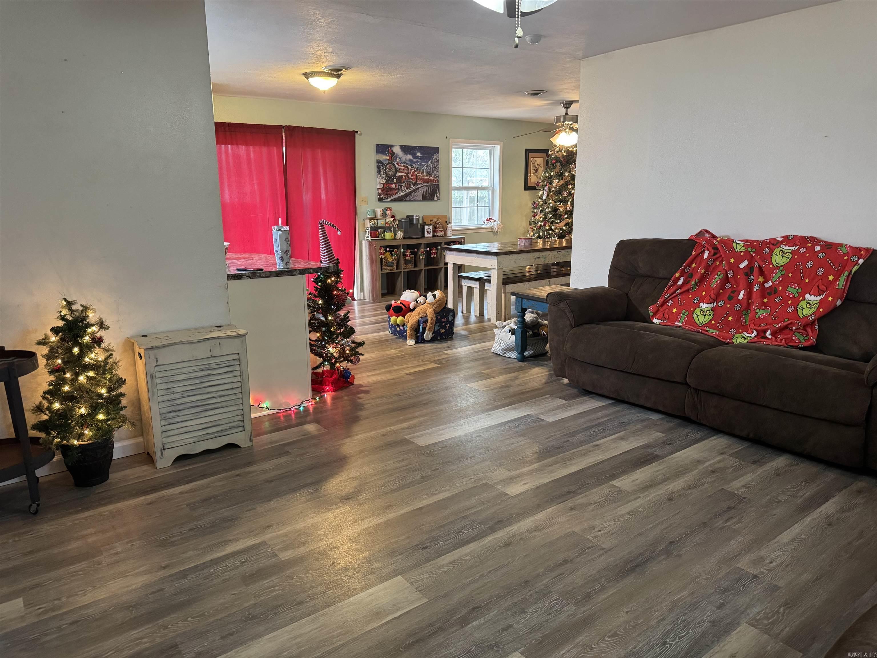 406 NE 6TH Atkins, AR 72823