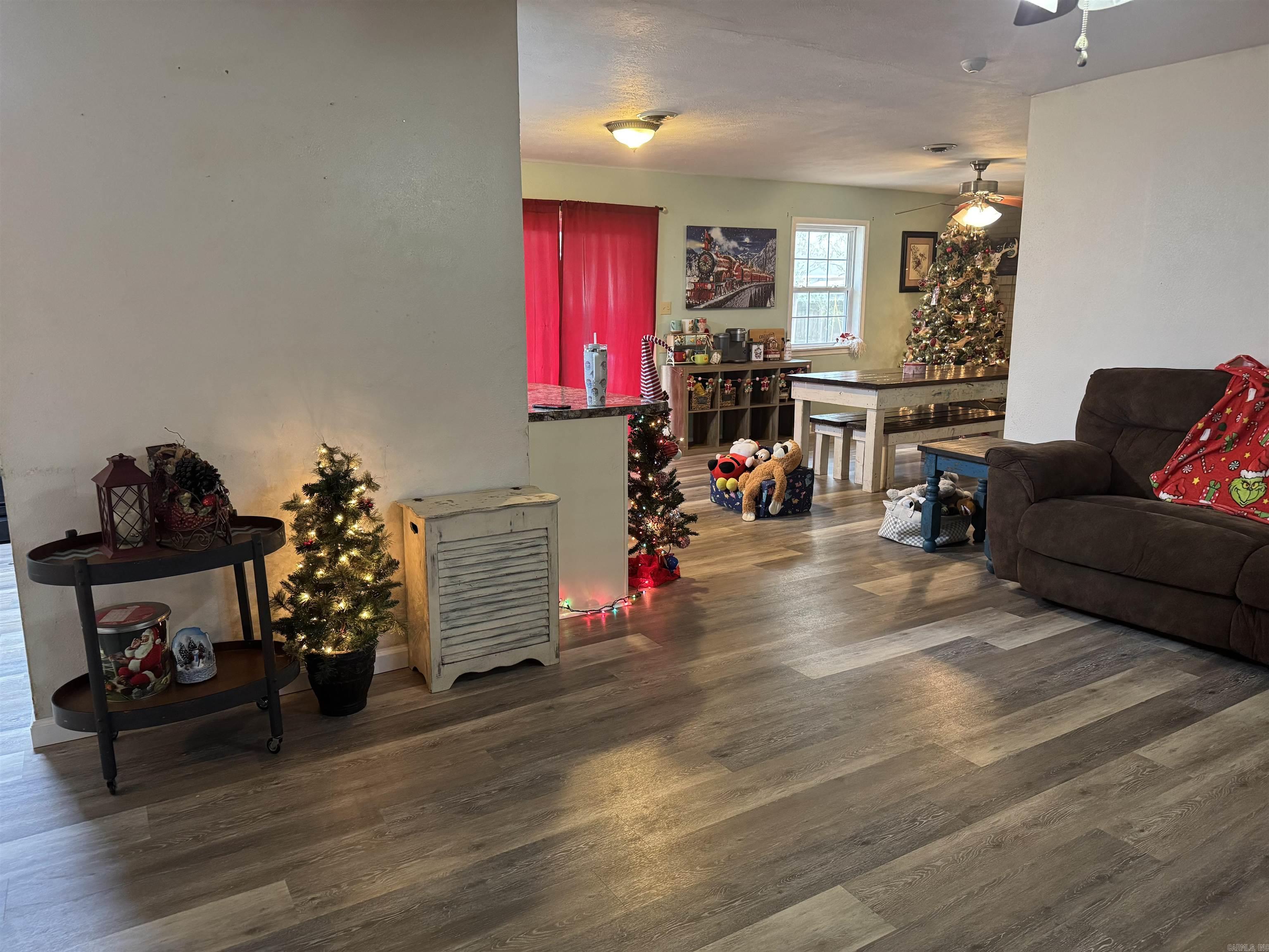 406 NE 6TH Atkins, AR 72823