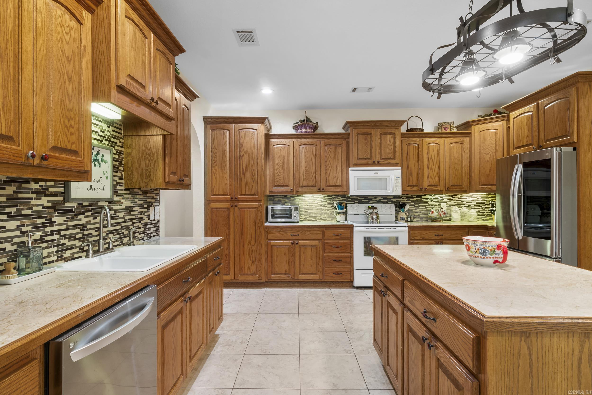 1052 Gravel Hill Road Romance, AR 72136