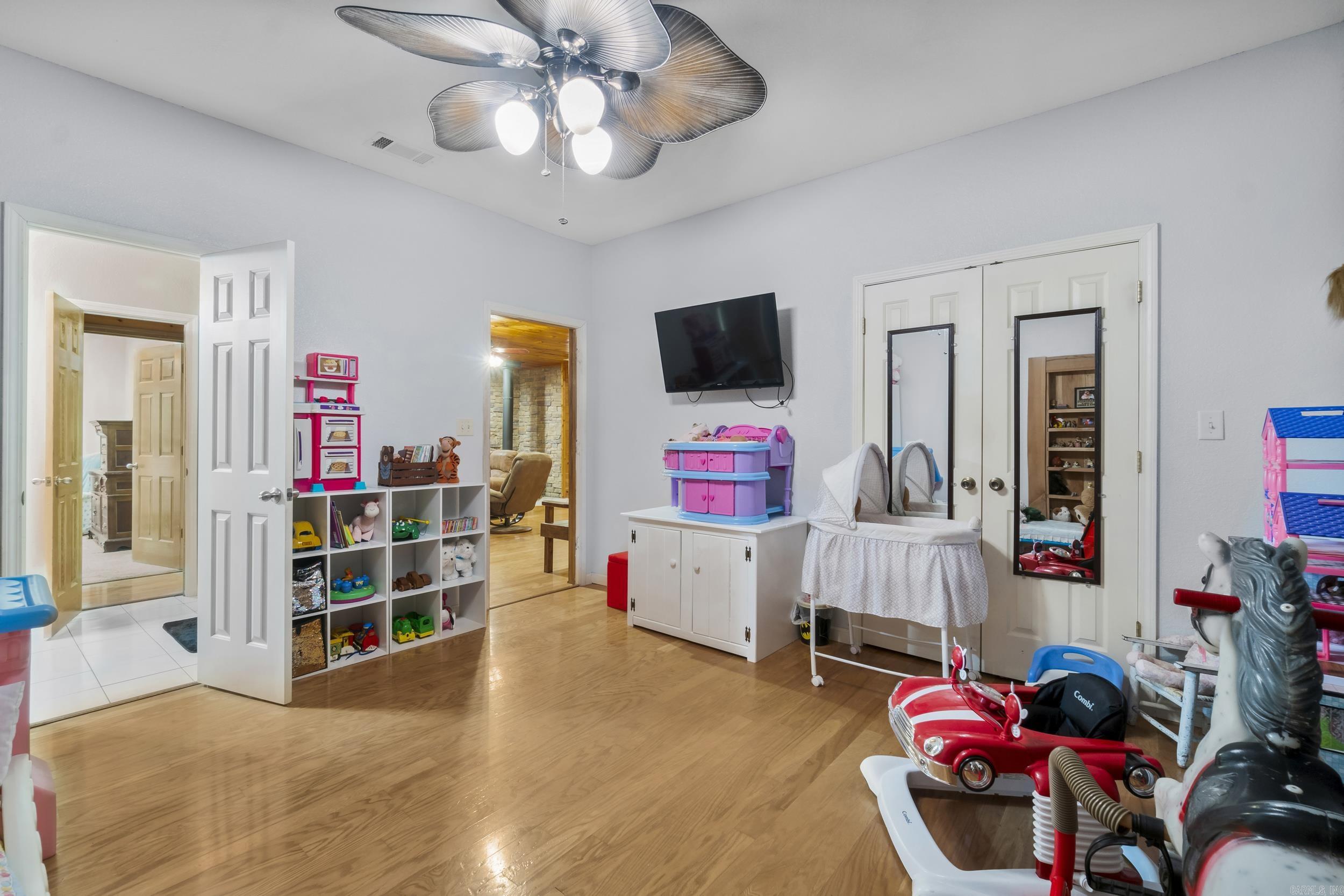 1052 Gravel Hill Road Romance, AR 72136