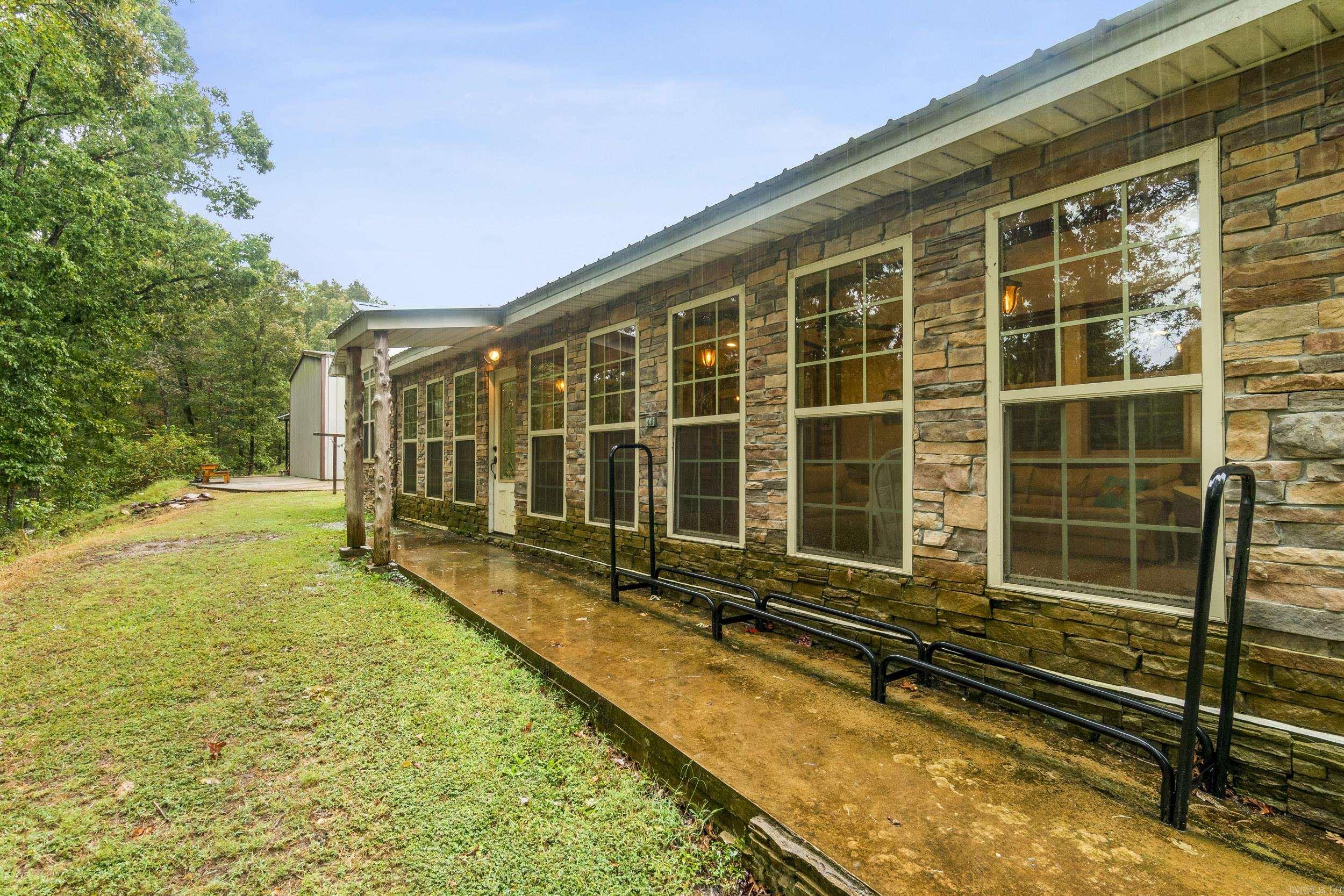 1052 Gravel Hill Road Romance, AR 72136