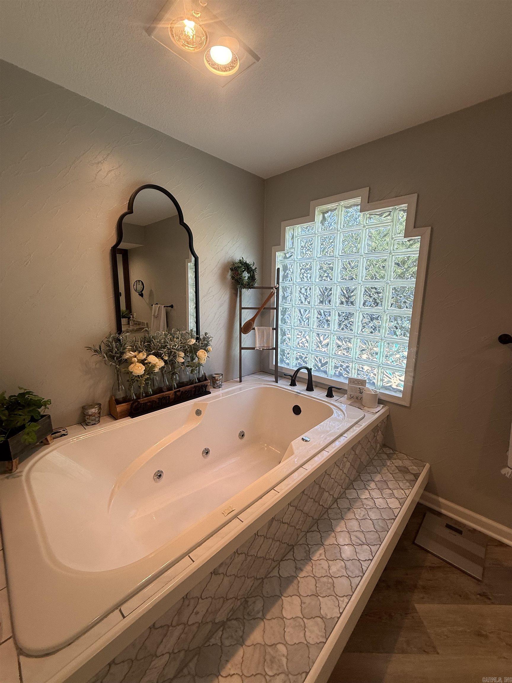 255 Long Beach  Hot Springs, AR