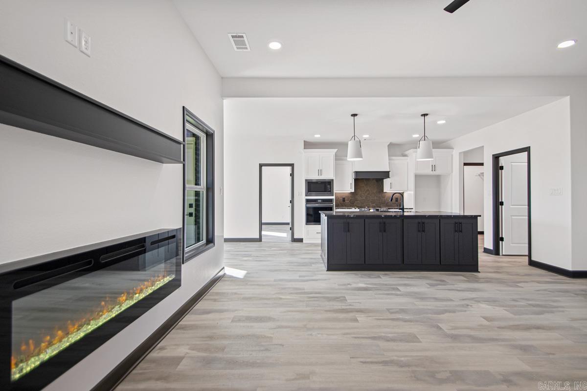 1064 Duke Drive Bauxite, AR 72011