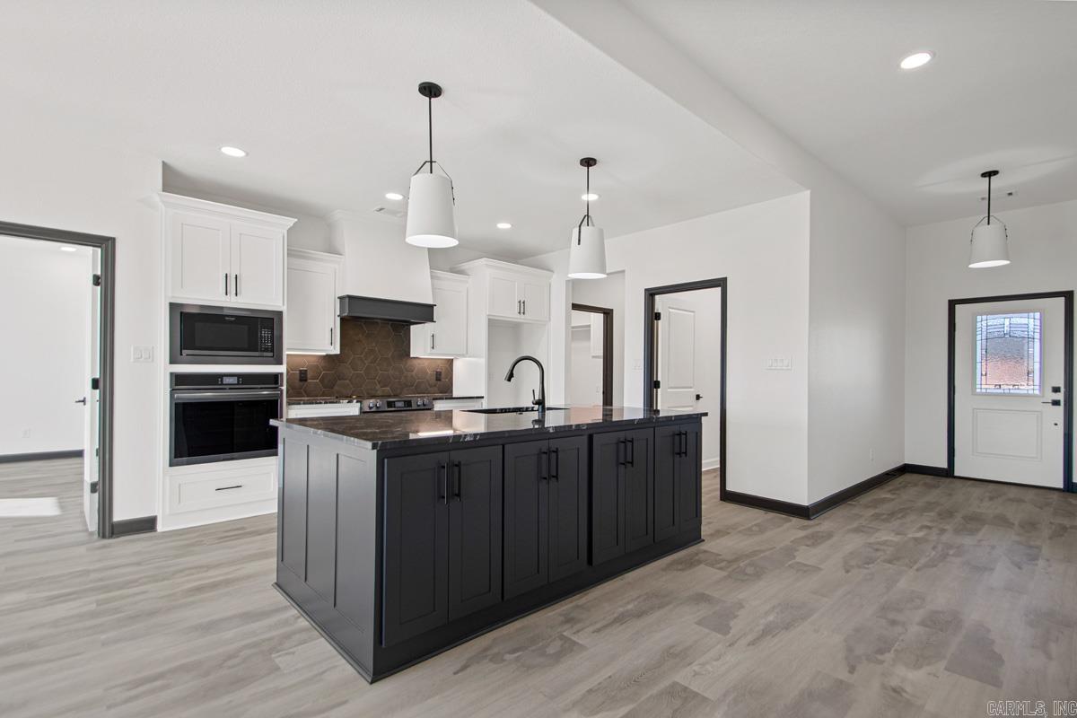 1064 Duke Drive Bauxite, AR 72011