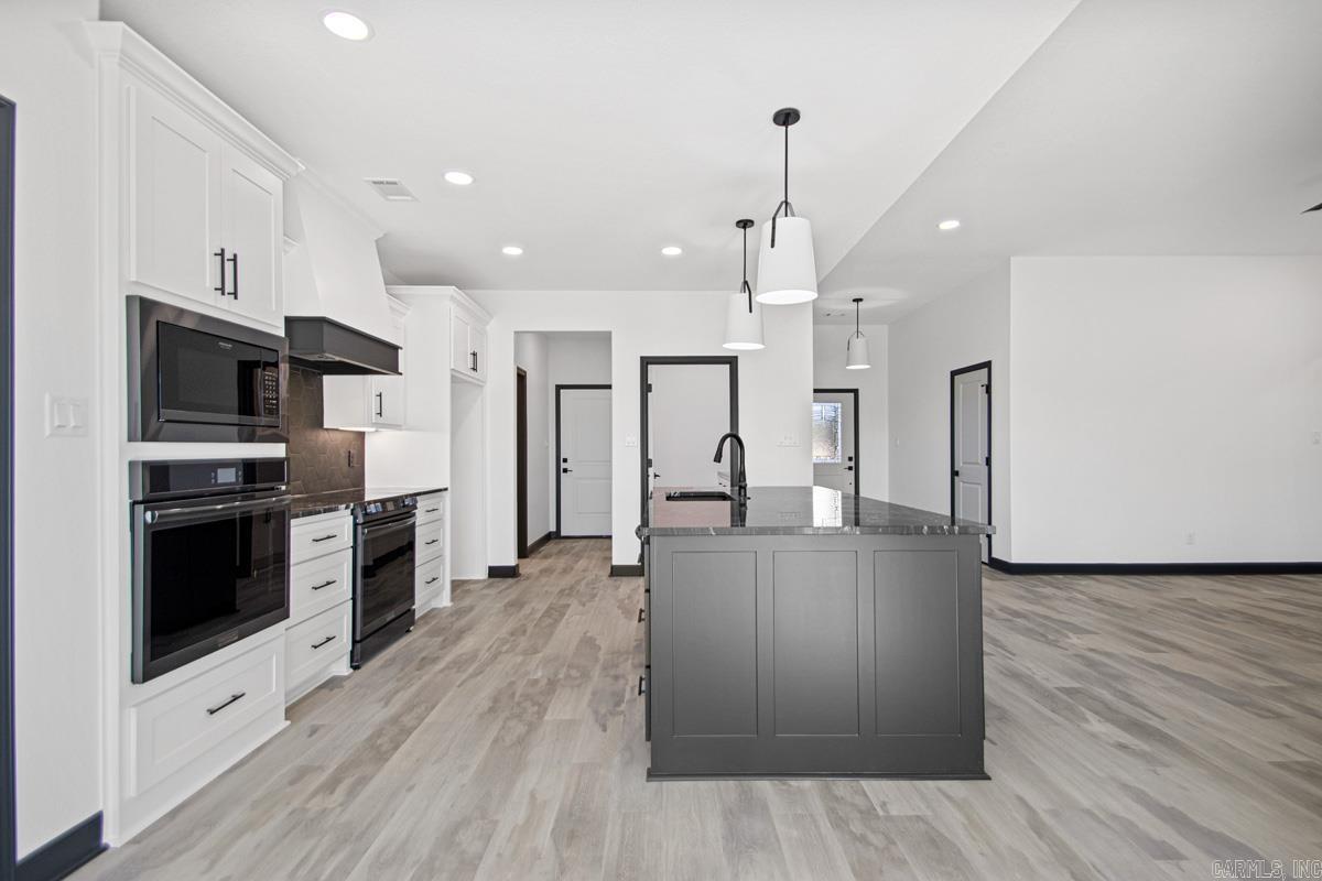 1064 Duke Drive Bauxite, AR 72011